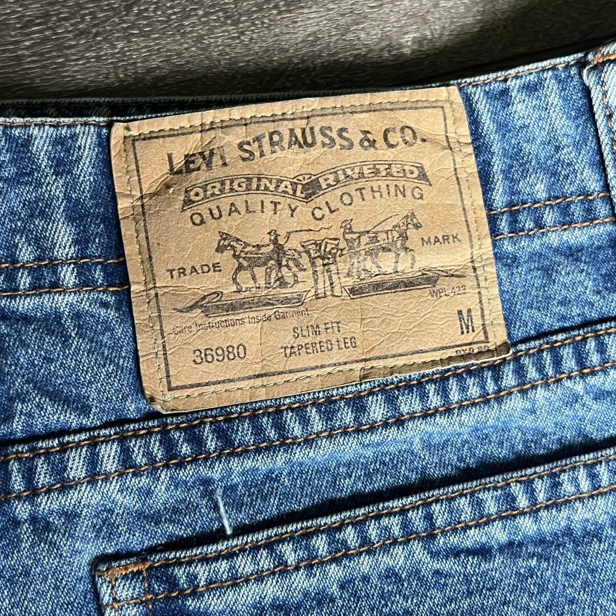 Levi's Vintage 1980s Levi’s Denim Jean Skort Slim Fit Tapered Leg Size 34" / US 12 / IT 48 - 4 Thumbnail