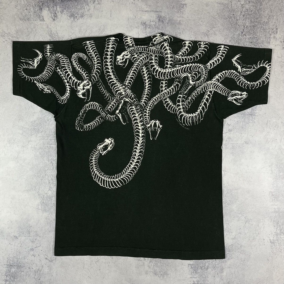 Liquid Blue × Vintage Vintage Liquid Blue Medusa rare AOP tee 1993 Size US L / EU 52-54 / 3 - 14 Thumbnail