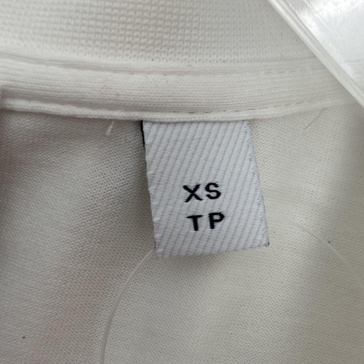 Burberry Burberry Short Sleeve Foam Letter Drop Shoulder K26WX Size US XS / EU 42 / 0 - 5 Thumbnail