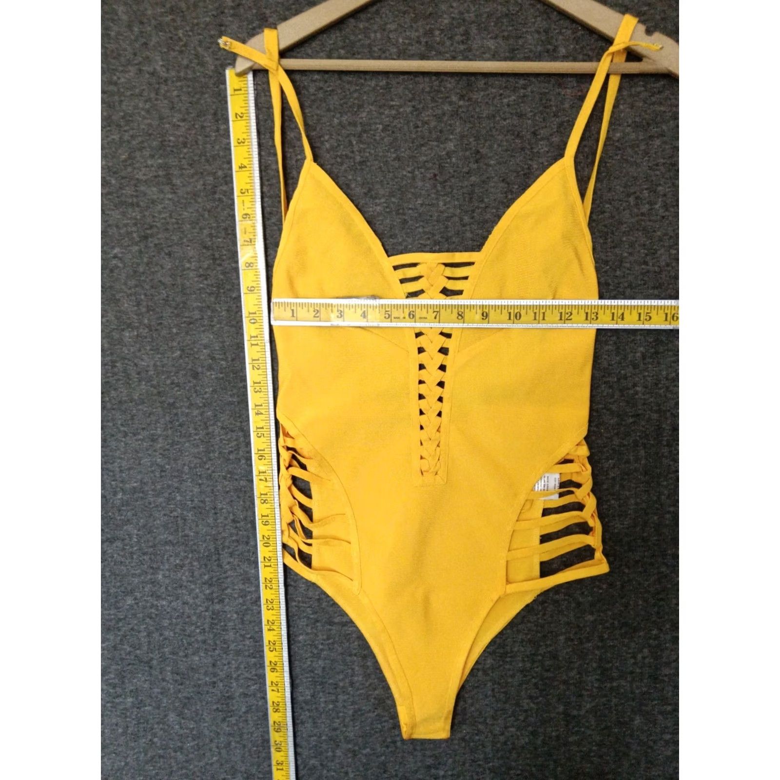 Vintage Codigo One Piece Swimsuit L Yellow One Piece Women Strappy Open Back Tank Top Pattern: Solid Beach Adjustable Strap Mens Womens Girls Boys Size L / US 10 / IT 46 - 4 Thumbnail