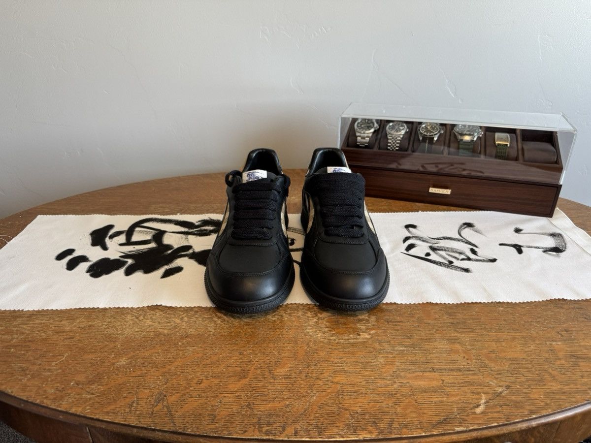 Burberry Burberry Black Leather Low-Top Sneakers Check Panels EU 43 Size US 10 / EU 43 - 2 Thumbnail
