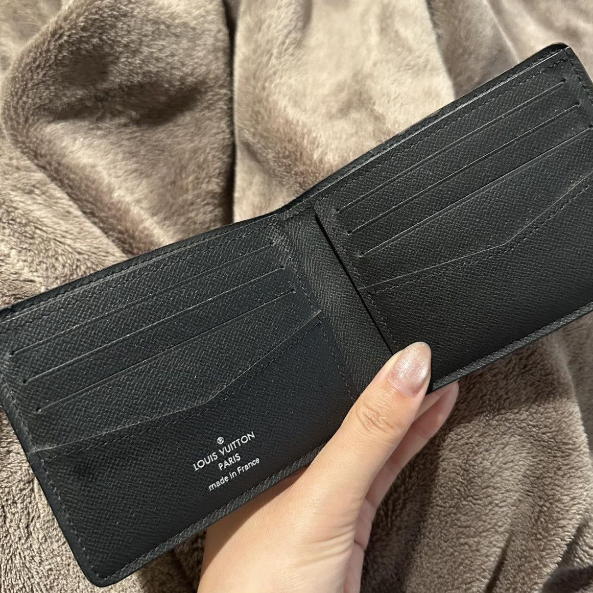 Louis Vuitton Louis Vuitton Men’s Bifold Taiga Black Leather Wallet Size ONE SIZE - 2 Thumbnail