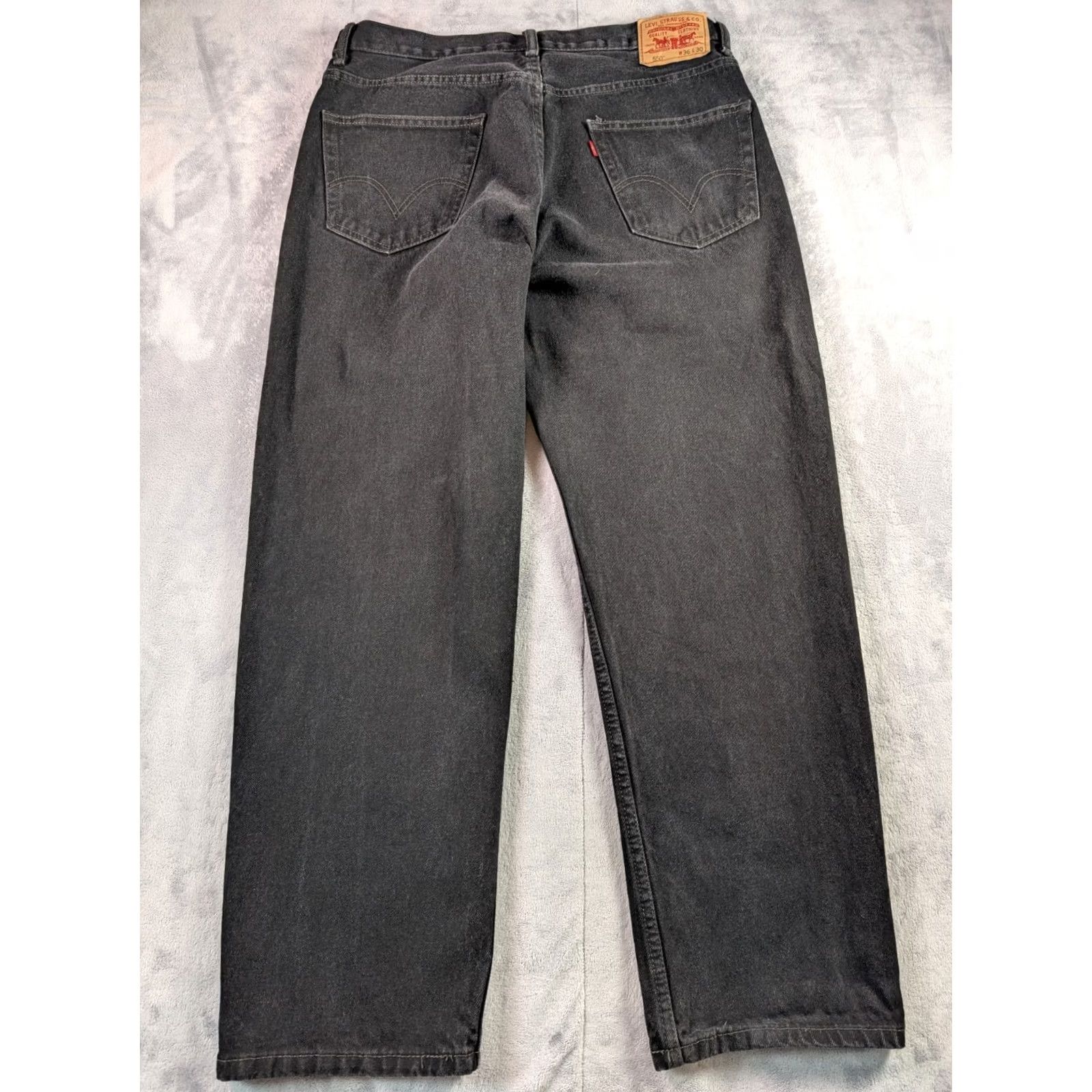 Levi's VINTAGE Levi's 550 Jeans Mens 34x30 Black Denim Straight Relaxed Regular 36 30in Red Tab Linear Size US 36 / EU 52 - 4 Thumbnail