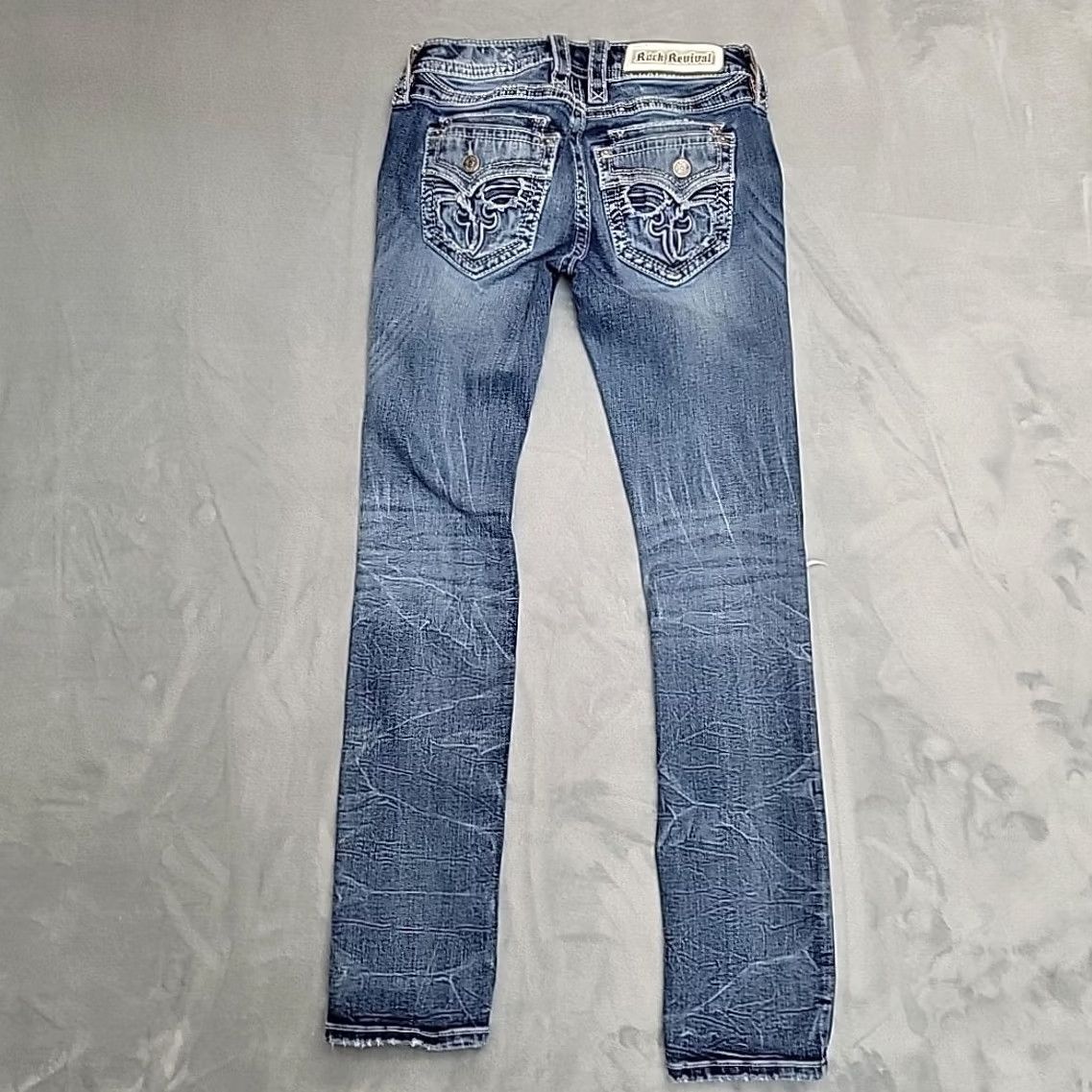 Vintage VINTAGE Rock Revival Jeans SZ 26 Faded Whiskered Distressed Denim Taye Straight Stretch Women Blue Pocket Design 5-Pocket Cowboy Mens Womens Girls Size 26" / US 2 / IT 38 - 6 Thumbnail