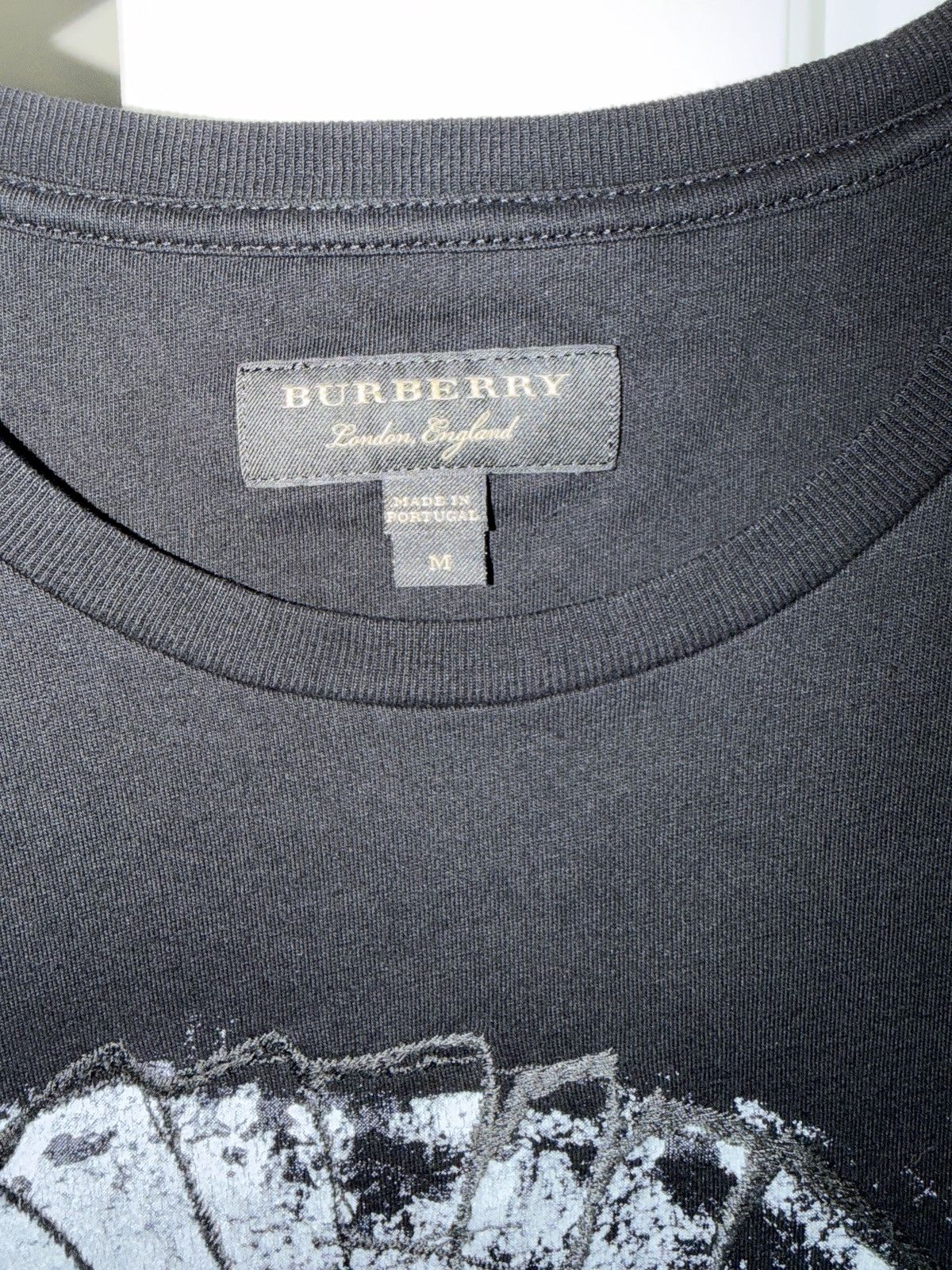 Burberry Burberry London Knight Helmet Graphic T-Shirt Black Size M Size US M / EU 48-50 / 2 - 3 Thumbnail