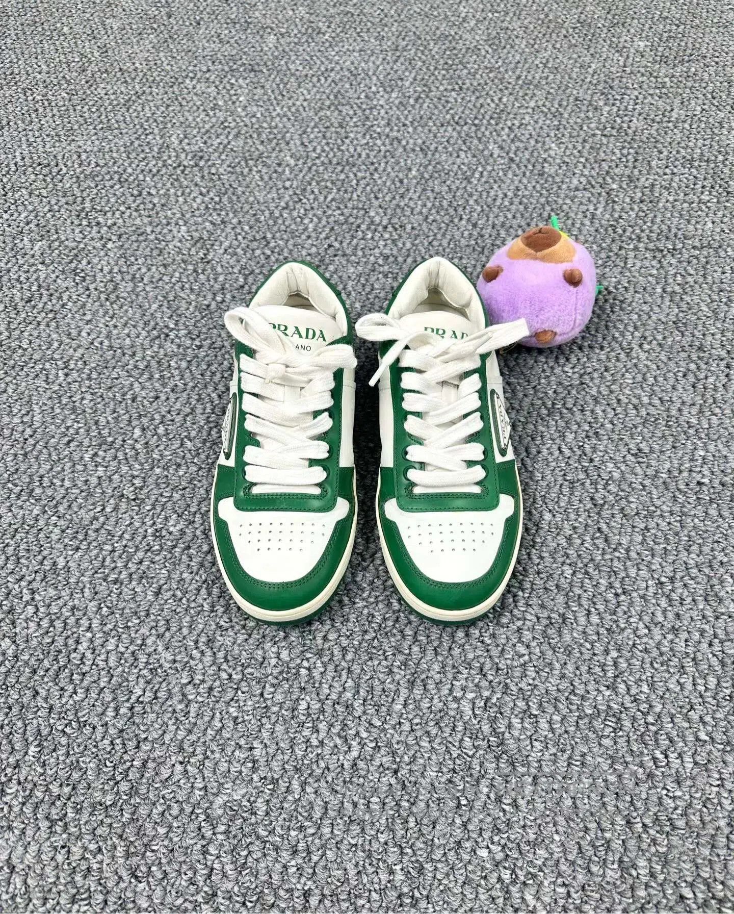 Prada Prada White and Green Triangle Logo Low-Top Sneakers| Size US 6 / IT 36 - 1 Thumbnail