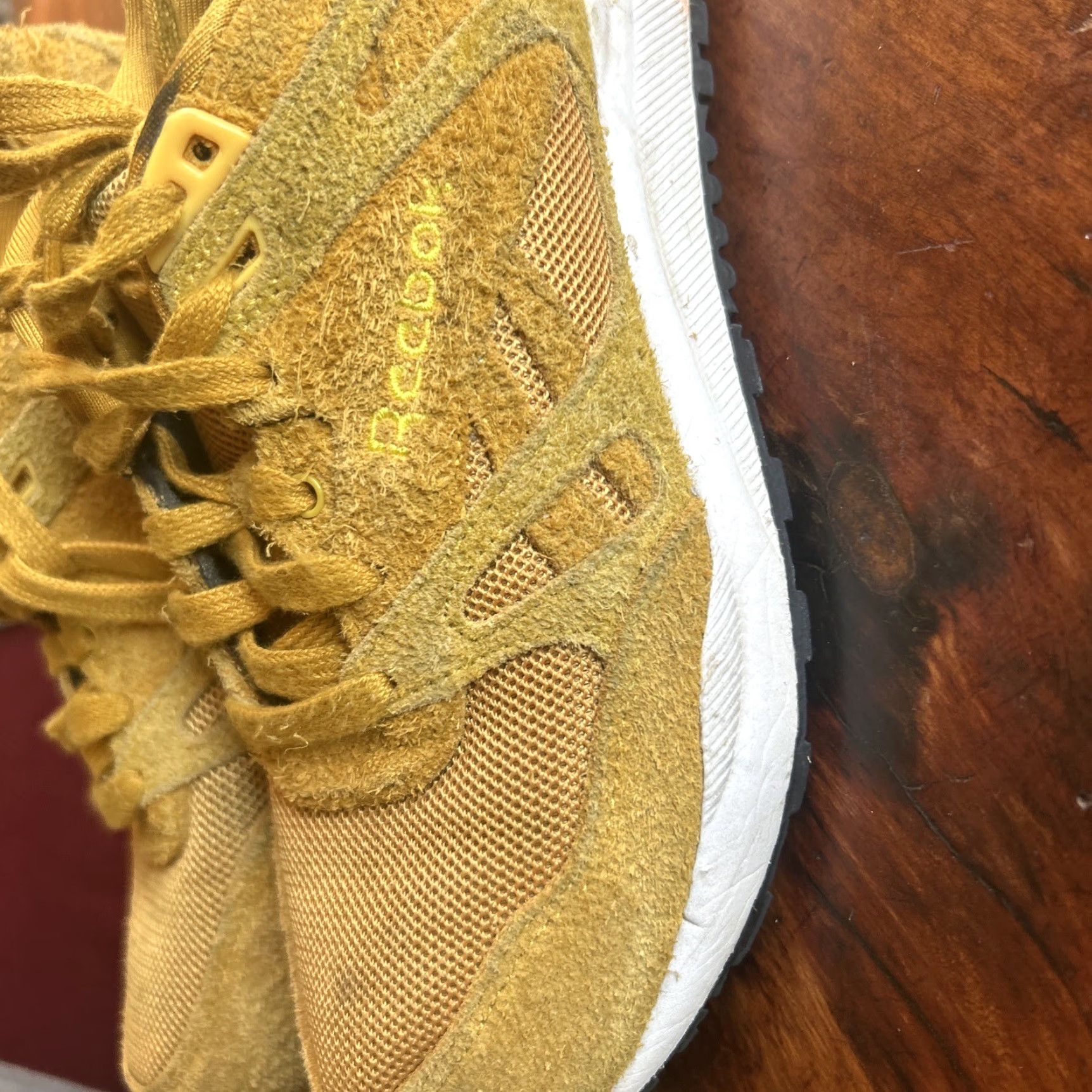 Reebok VINTAGE Reebok Classic Women Suede Hexalite Gold Sneaker 4.5 Hip Hop Women Size US 5 / IT 35 - 3 Thumbnail