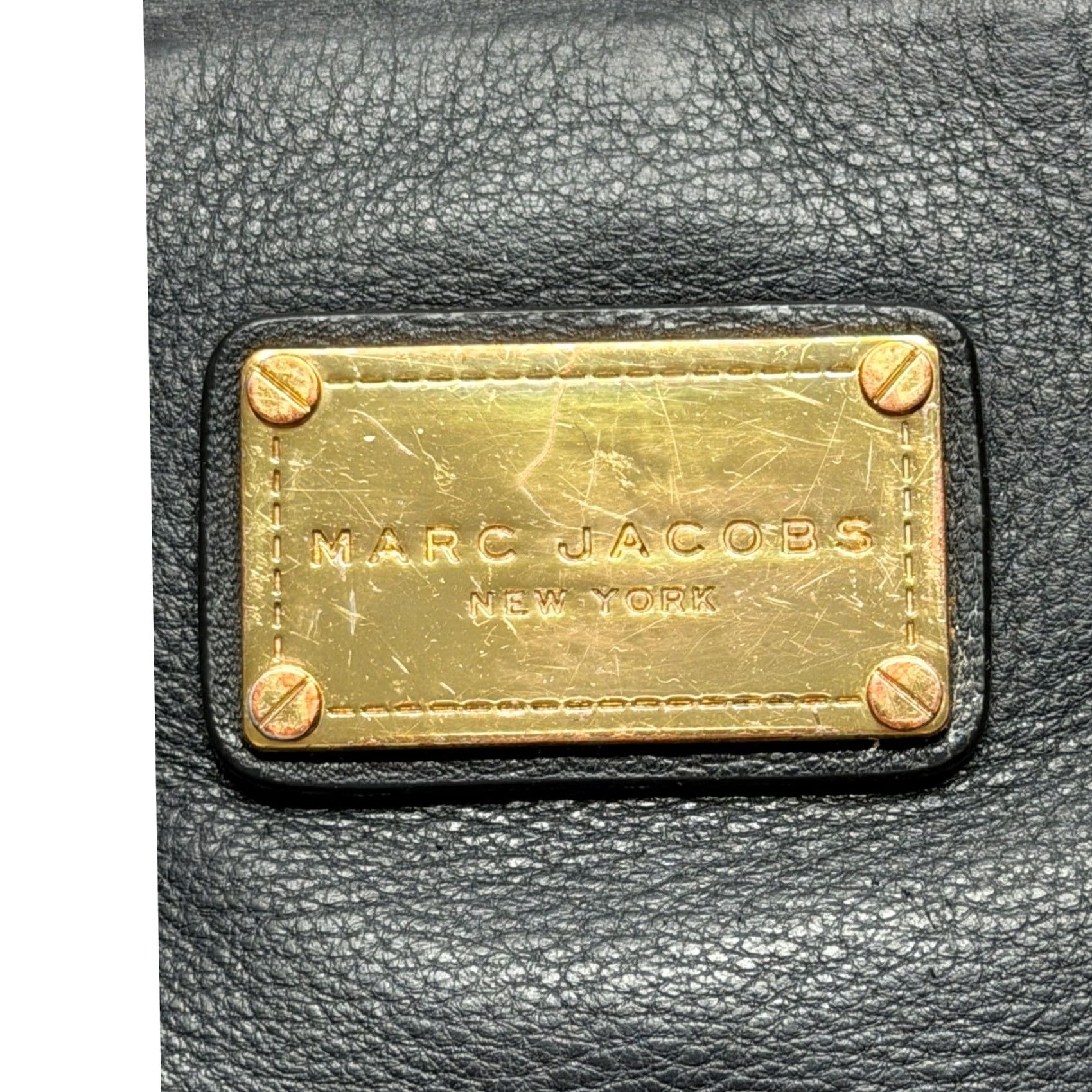 Marc Jacobs Marc Jacobs Black Pebbled Leather Crossbody Bag Gold Logo Plaque Small Jacket? Size ONE SIZE - 3 Thumbnail