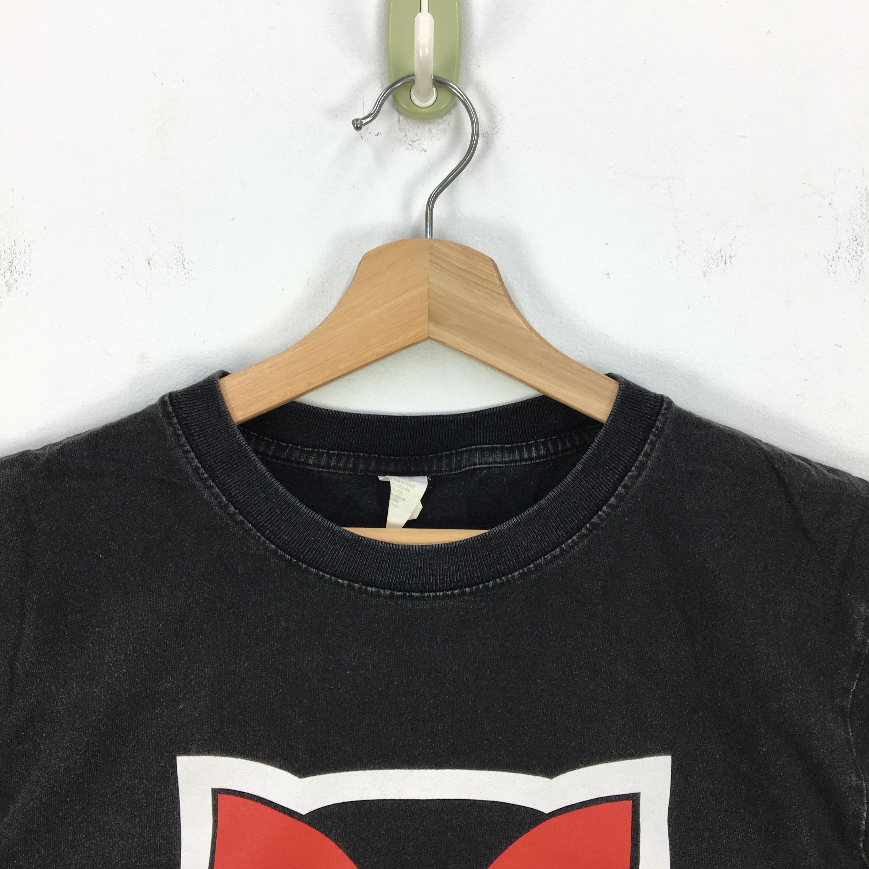 Band Tees Vintage 90s Pink Floyd T-Shirt Rock Band Tour Crewneck Tees Size US S / EU 44-46 / 1 - 8 Thumbnail