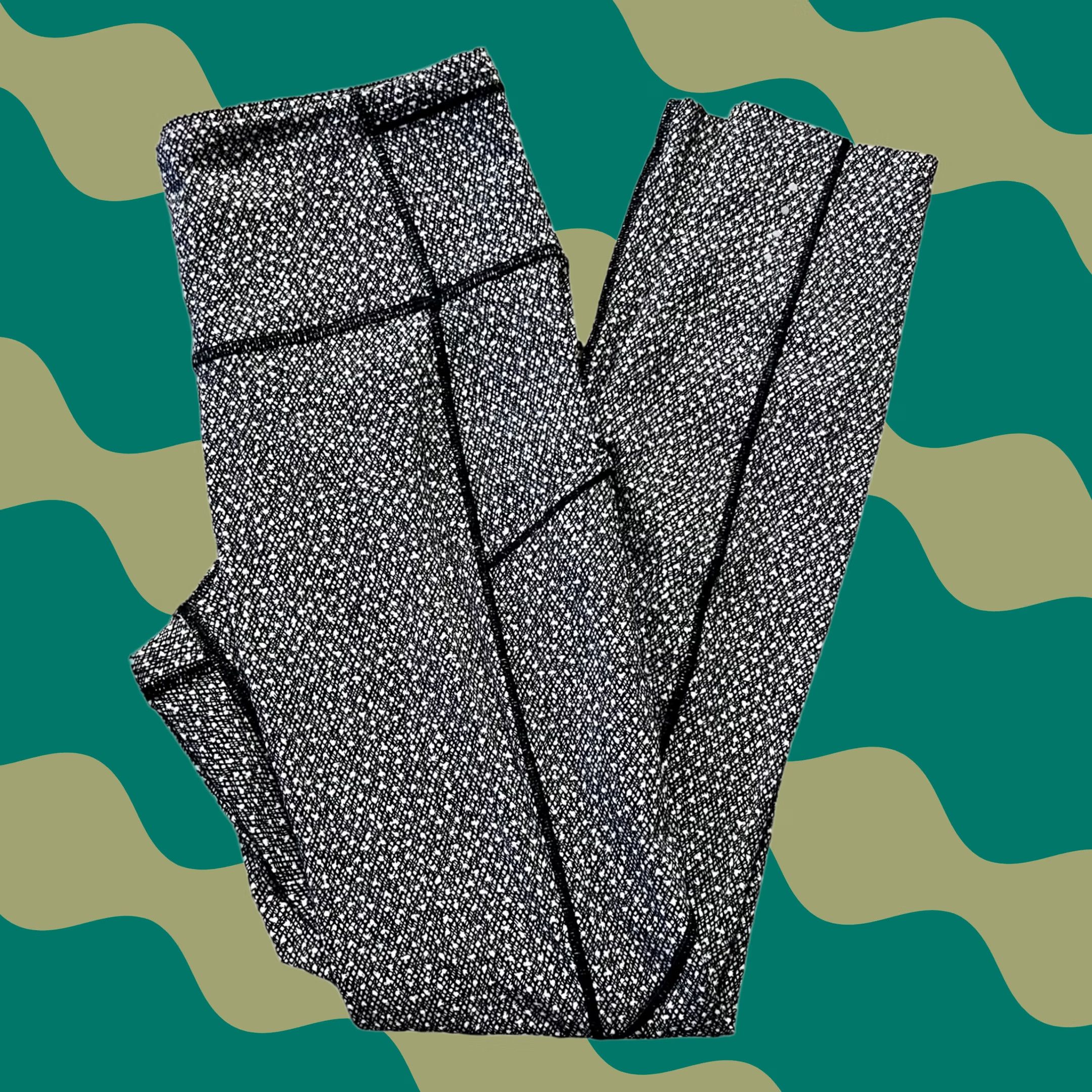 Lululemon VINTAGE Lululemon Run Fast Training Leggings Pockets Athletic Yoga Black White SZ 6 Womens Size 28" / US 6 / IT 42 - 1 Thumbnail