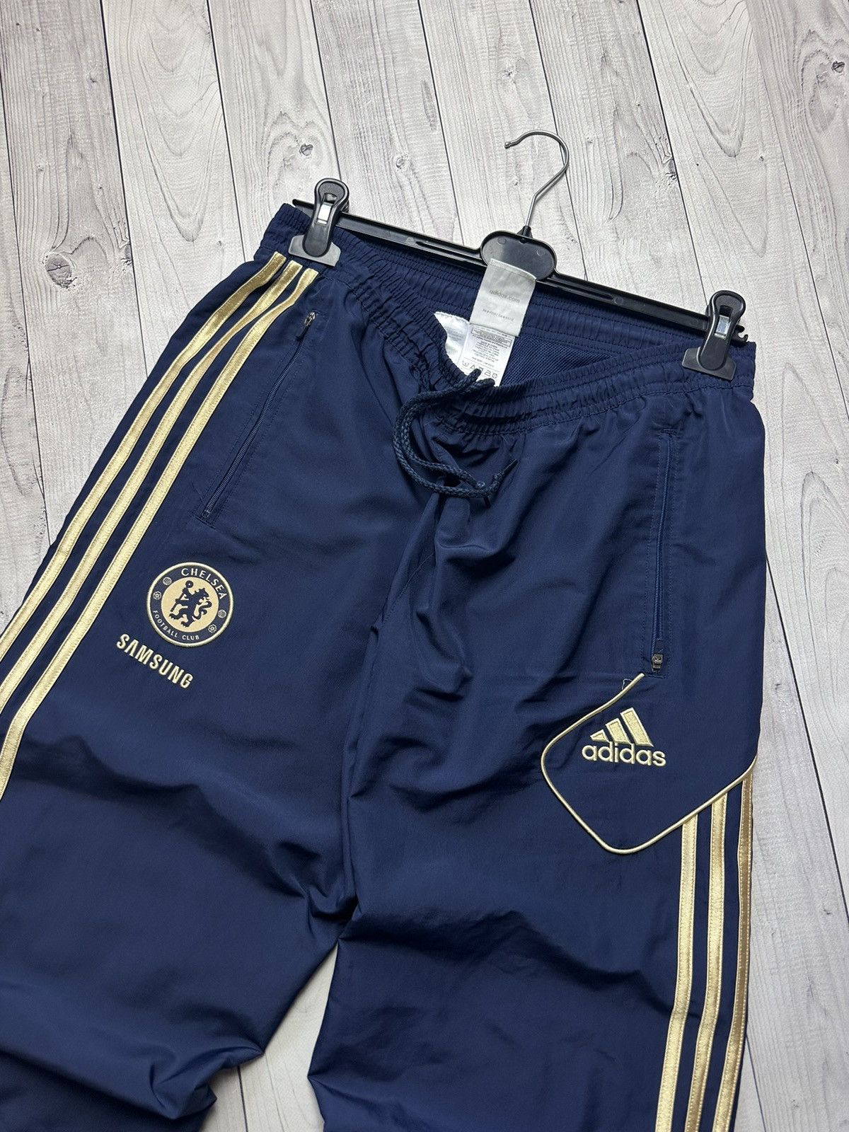 Adidas × Chelsea Soccer × Vintage Vintage adidas Chelsea soccer pants gold stripes rare L/XL Size US 36 / EU 52 - 3 Thumbnail