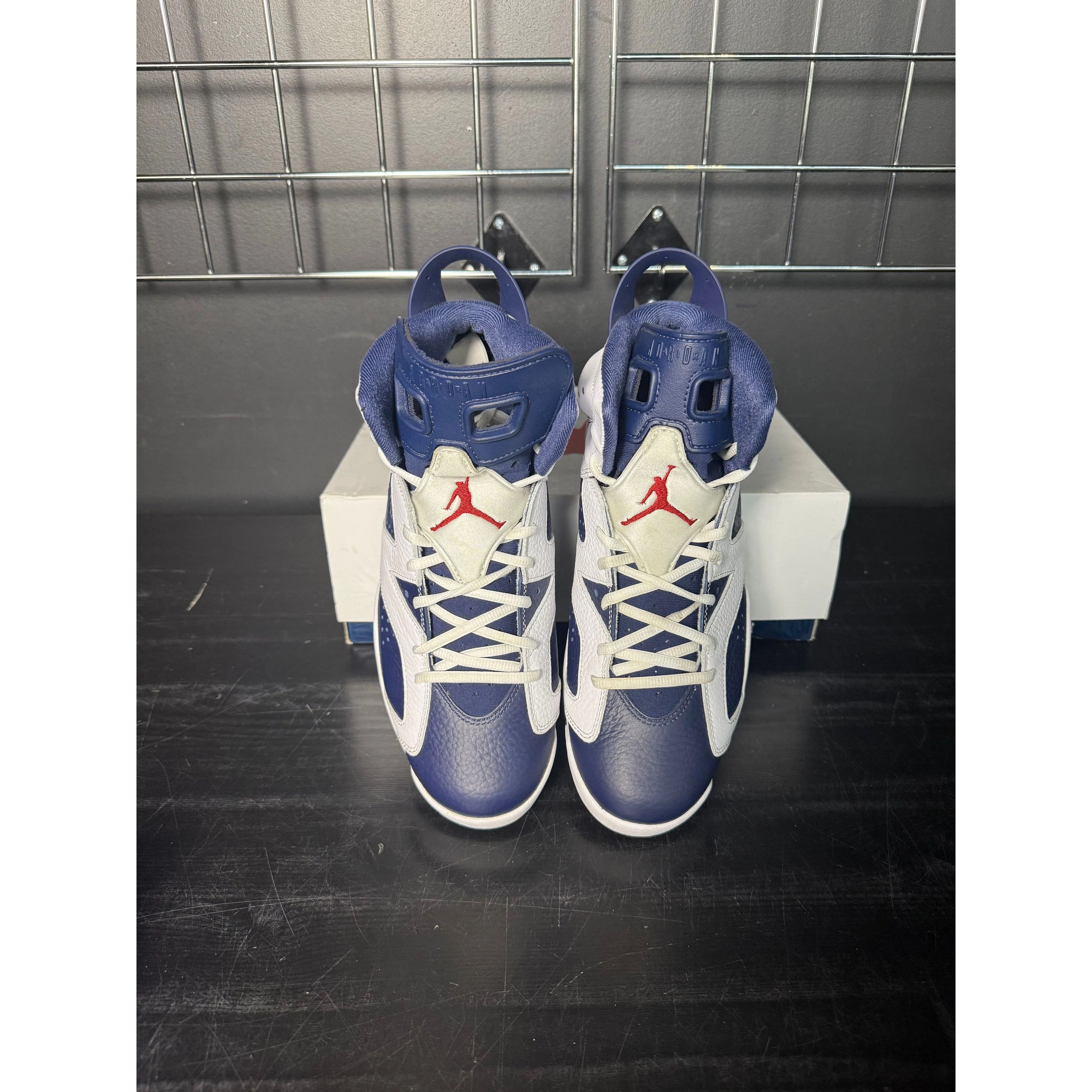 Jordan Brand Air Jordan 6 Retro "Olympic" (2024) **PRE-OWNED** - Size 10.5 Size US 10.5 / EU 43-44 - 3 Thumbnail