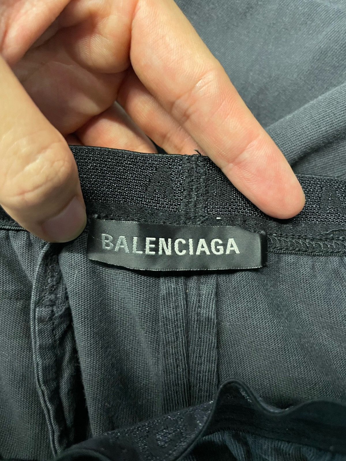Balenciaga Balenciaga Vintage Black Logo Sweatpants Size US 30 / EU 46 - 11 Thumbnail