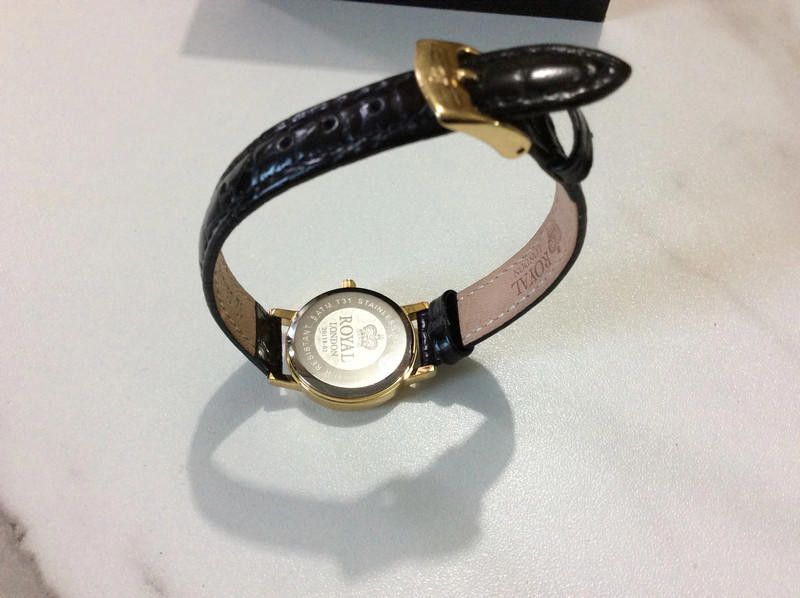Royal Robbins Royal white dial black leather strap watch Size ONE SIZE - 3 Thumbnail
