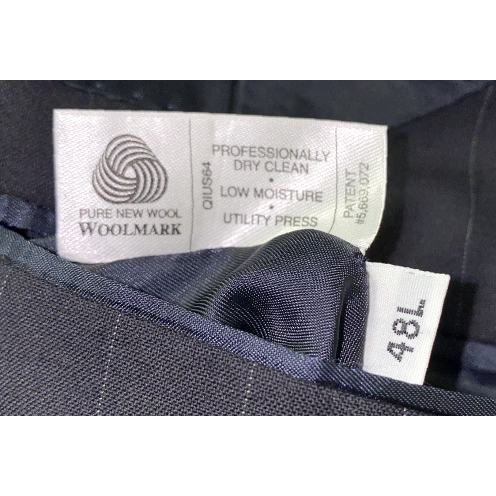 Hart Schaffner Marx Hart Schaffner Mens Black Pinstriped 2 Button Sport Coat Size 48L USA Made Size US M / EU 48-50 / 2 - 5 Thumbnail