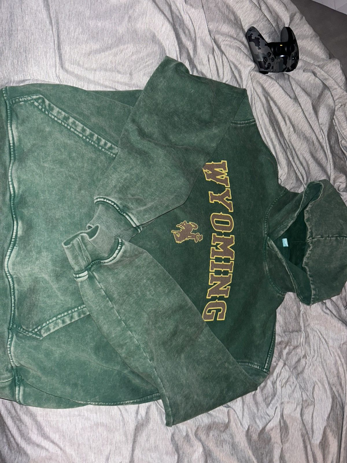 Vintage Vintage Wyoming Hoodie Size US M / EU 48-50 / 2 - 1 Thumbnail
