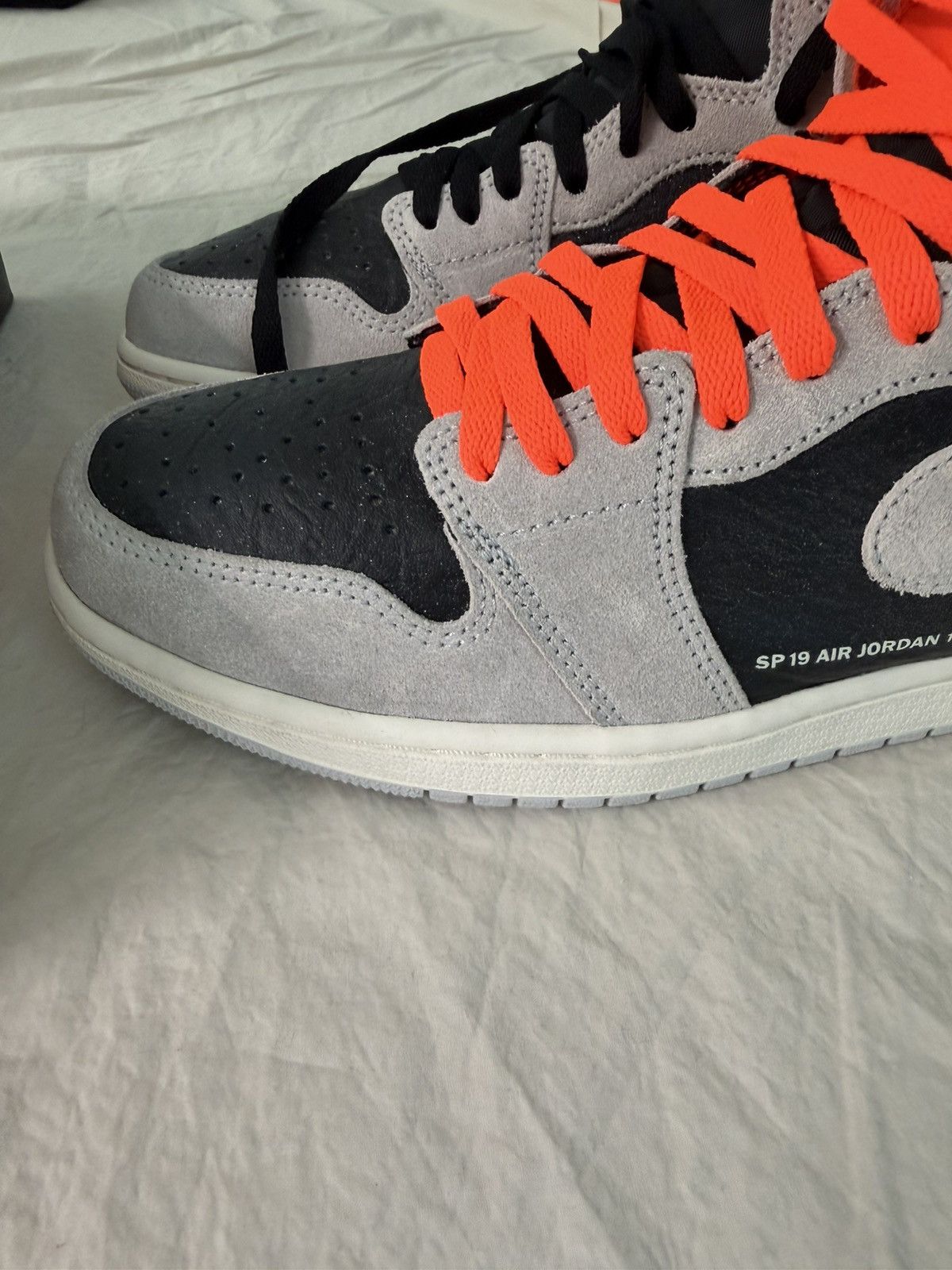 Nike Nike Jordan 1 High Hyper Crimson Neutral Grey spiderman Size US 9.5 / EU 42-43 - 9 Thumbnail