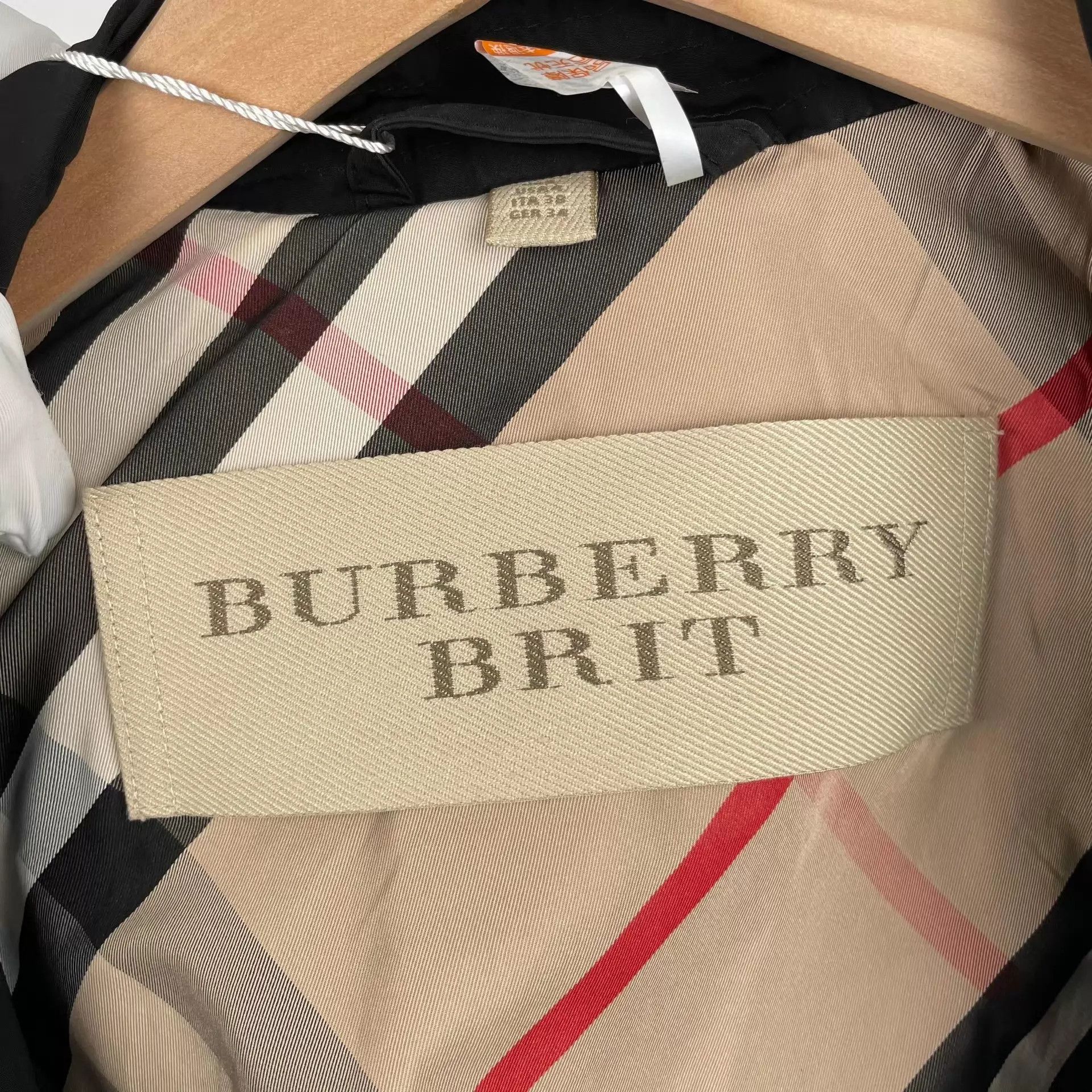 Burberry Burberry Women's Black Trench Coat 36 Size XS / US 0-2 / IT 36-38 - 3 Thumbnail