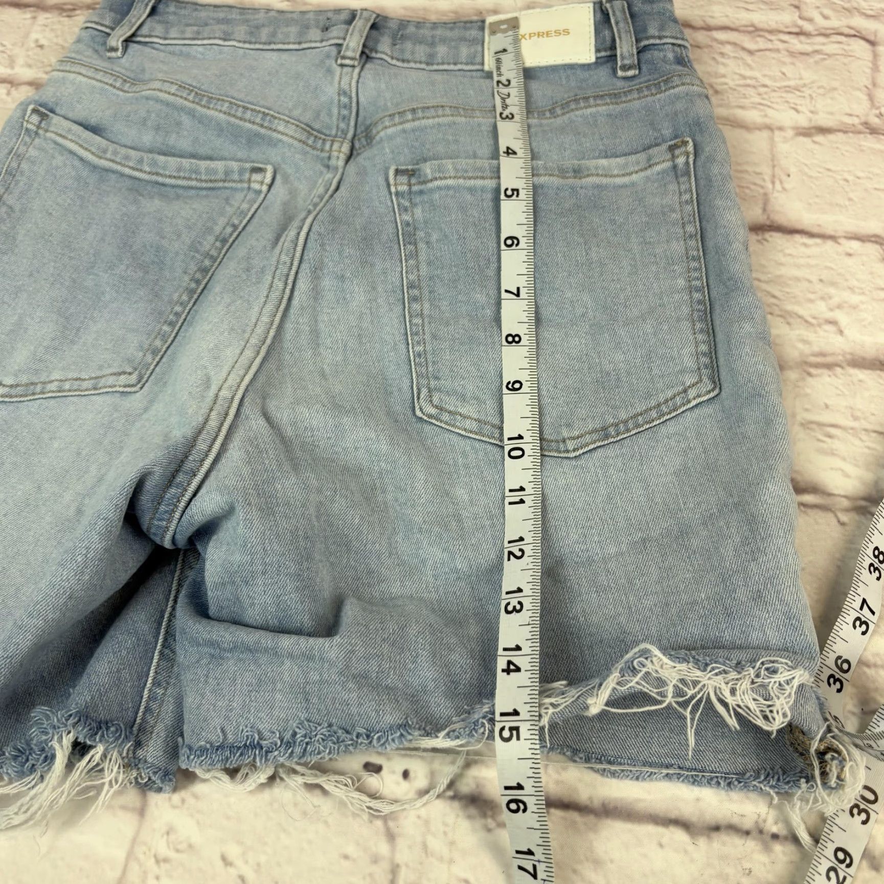 Express Express Women's Mom Jean Shorts 6 Light Wash Denim Super High Rise Frayed Hem Fringe Casual Size 28" / US 6 / IT 42 - 6 Thumbnail