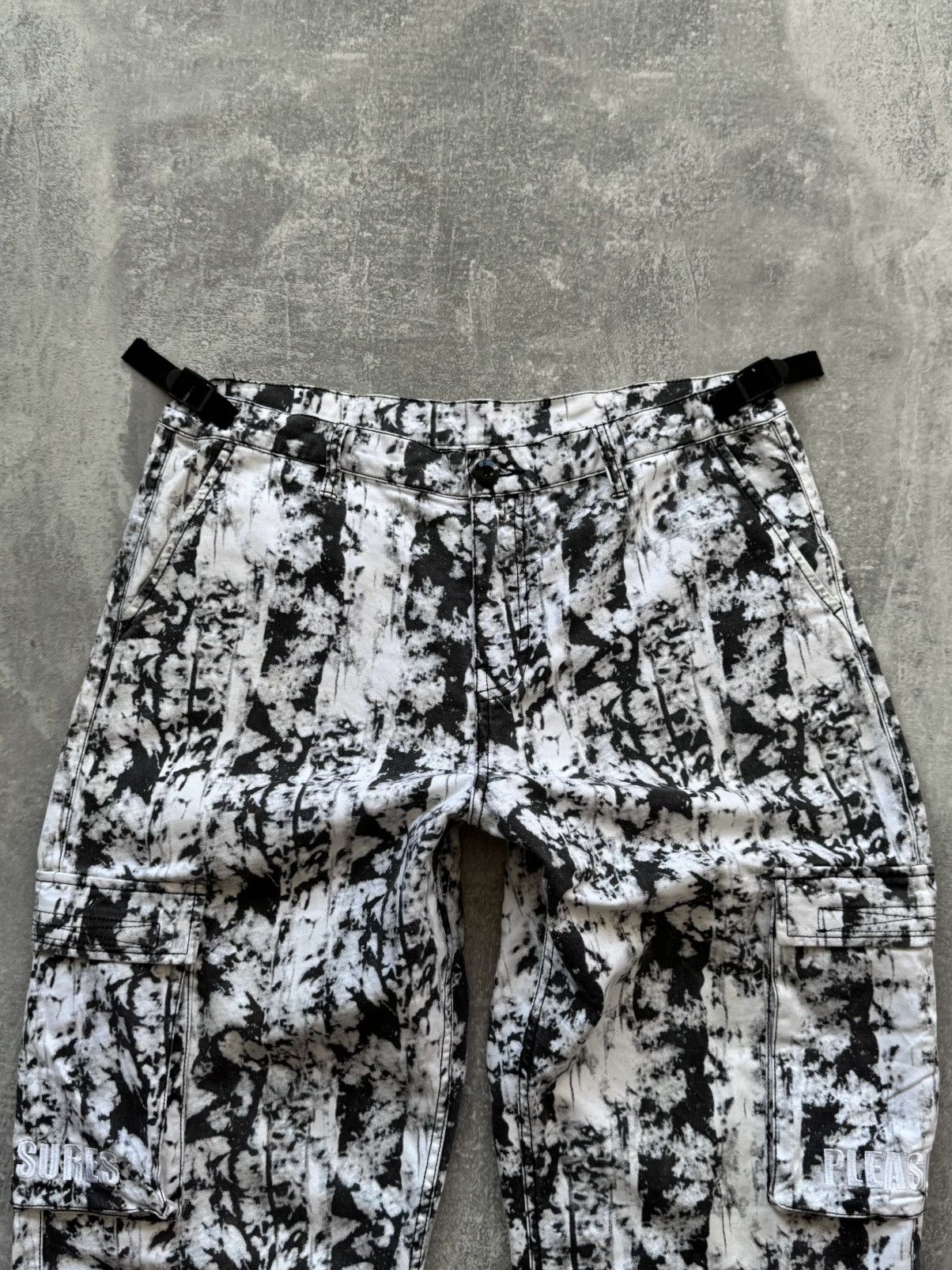 Pleasures Pleasures Cargo TV Static Print Pants Size US 34 / EU 50 - 4 Thumbnail