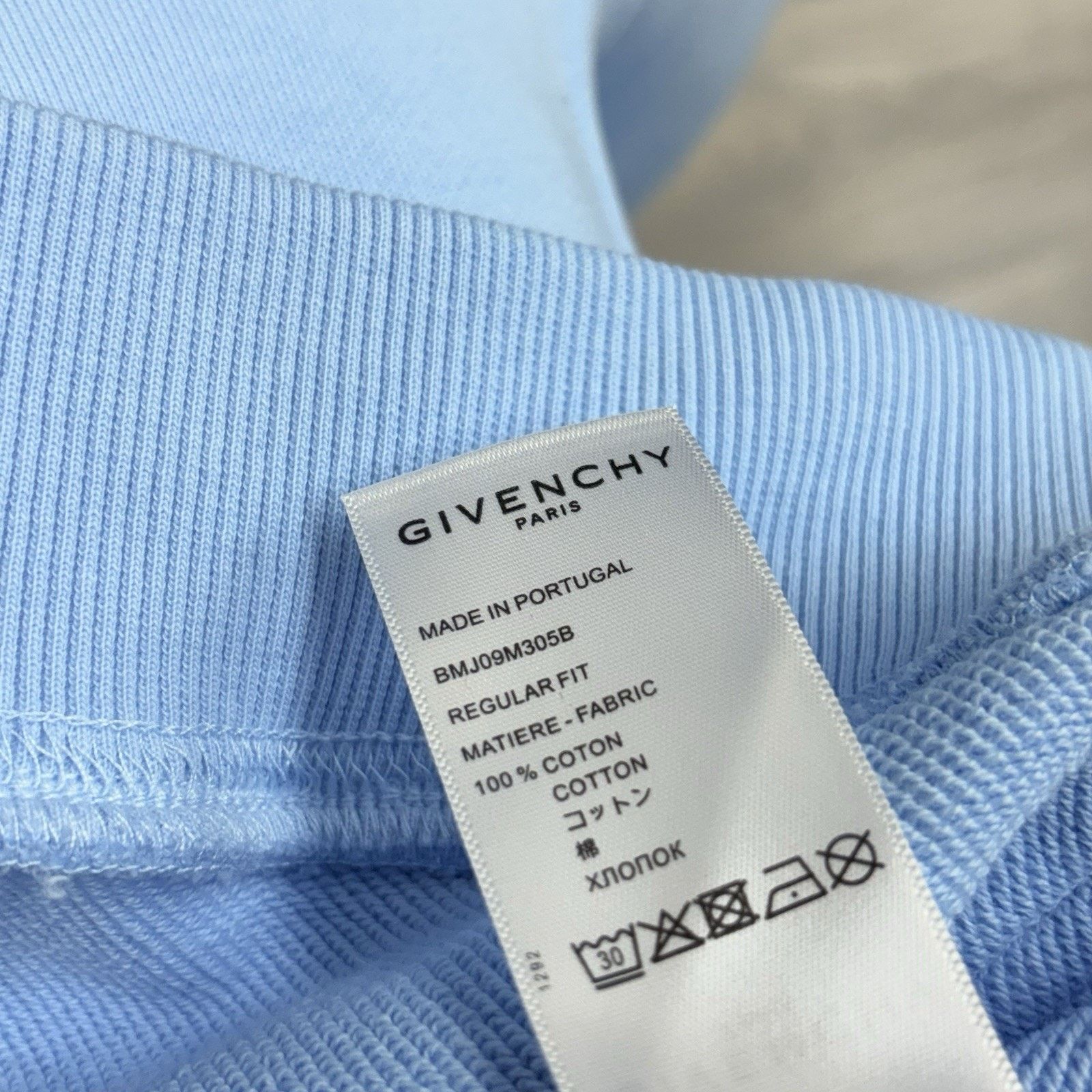 Givenchy Givenchy Refracted Embroidered Hoodie ' Baby Blue ' | CLEAN! Size US S / EU 44-46 / 1 - 12 Thumbnail