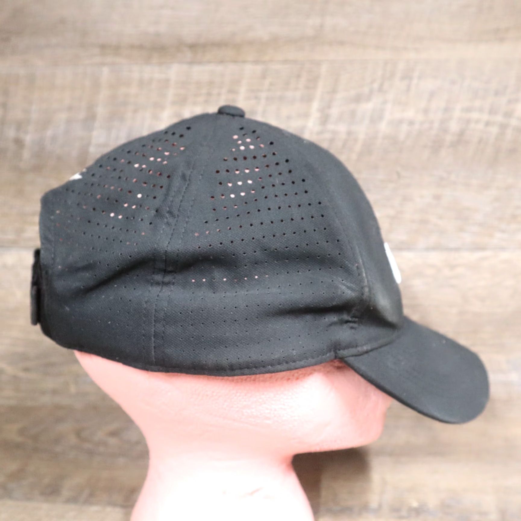 Nike Nike Hat Cap One Size Black Lightweight Baseball Mens Adjustable Swoosh Golf Running Cap Size ONE SIZE - 3 Thumbnail