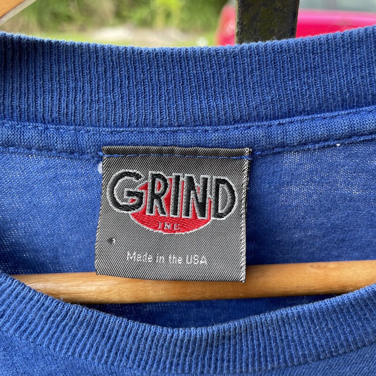 Vintage × Welcome Skateboards 🔥Vintage 90s Grind Skateboard Big Logo Skate Tee Size US M / EU 48-50 / 2 - 8 Thumbnail