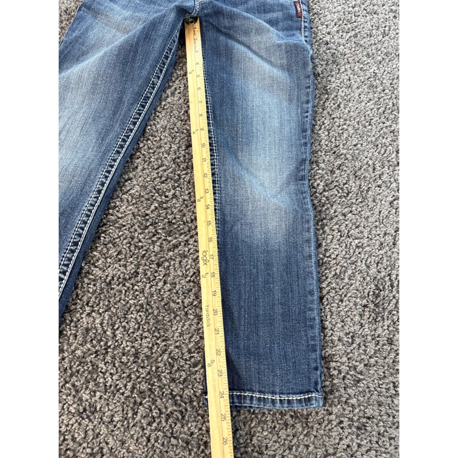 Silver Jeans Co. VINTAGE Silver Jeans Womens Suki Surplus Capri Jeans Y2K 90s Low Rise Blue 26 Women’s Capris Distressed Cropped Denim Photos Size 26" / US 2 / IT 38 - 6 Thumbnail