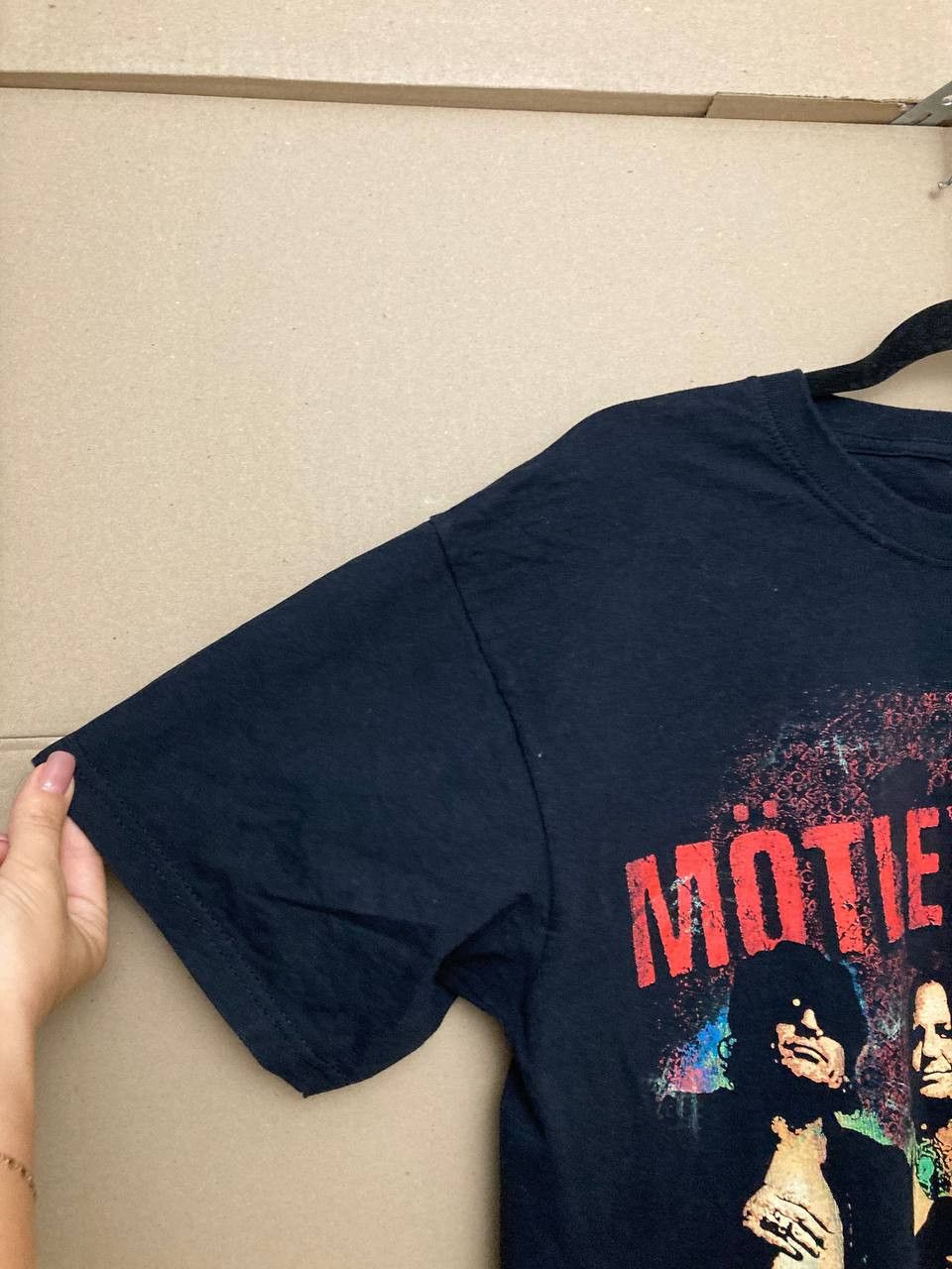 Band Tees VINTAG MOTLEY CRUE RED WHITE CRUE TOUR 2005 T SHIRT TEE ROCK Size US L / EU 52-54 / 3 - 8 Thumbnail