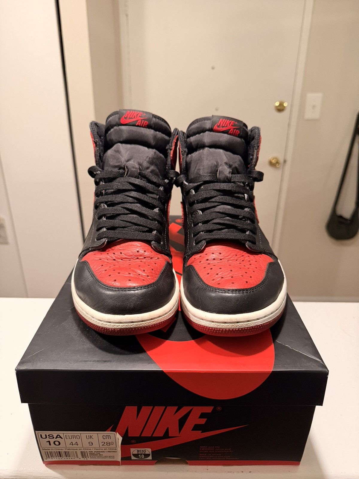 Jordan Brand Jordan 1 Banned 2016 Bred Size US 10 / EU 43 - 1 Thumbnail