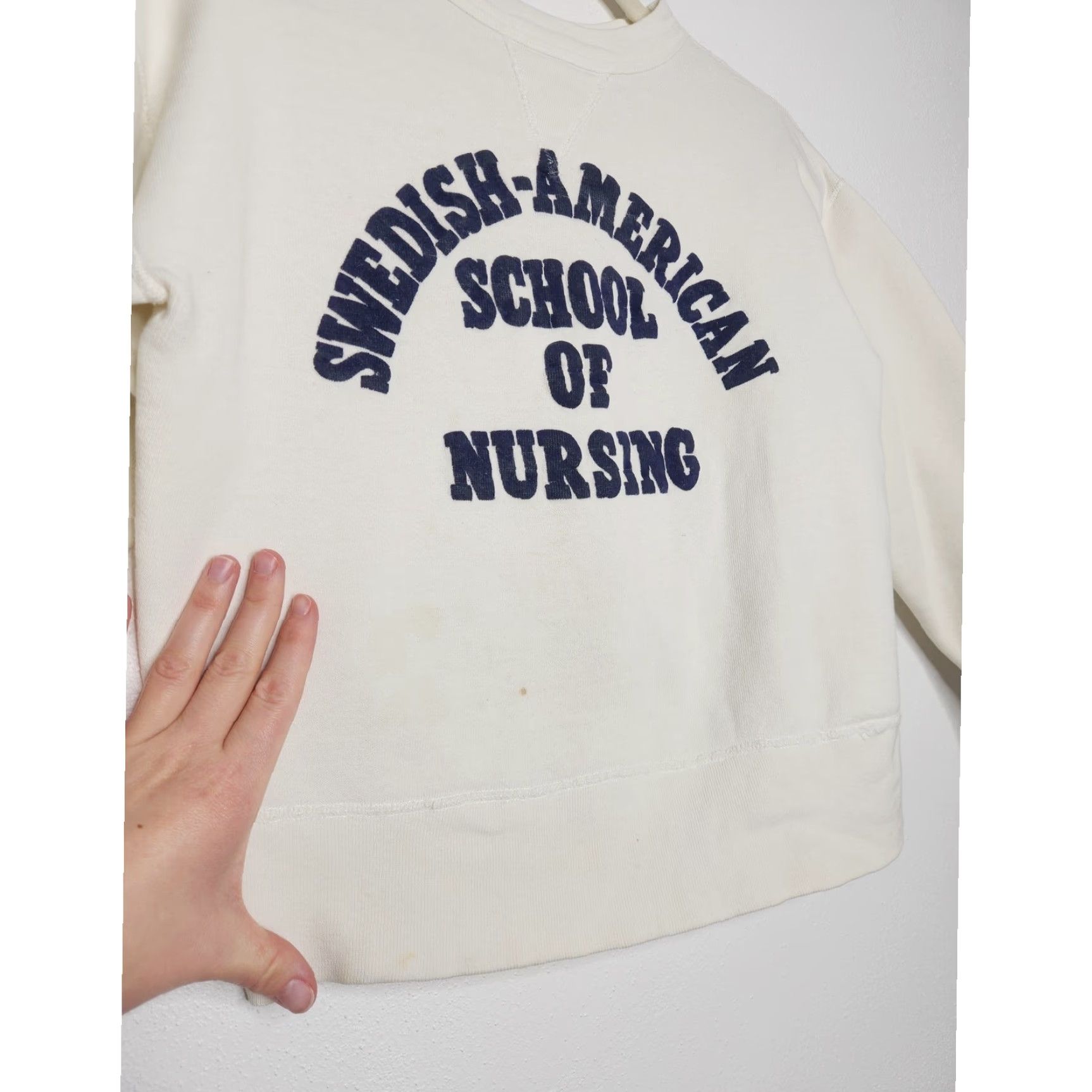 Vintage Vintage Swedish American School Nursing Crewneck Sweatshirt Shirt Unisex Adults XS White 60s 50s VINTAGE Size US XS / EU 42 / 0 - 5 Thumbnail
