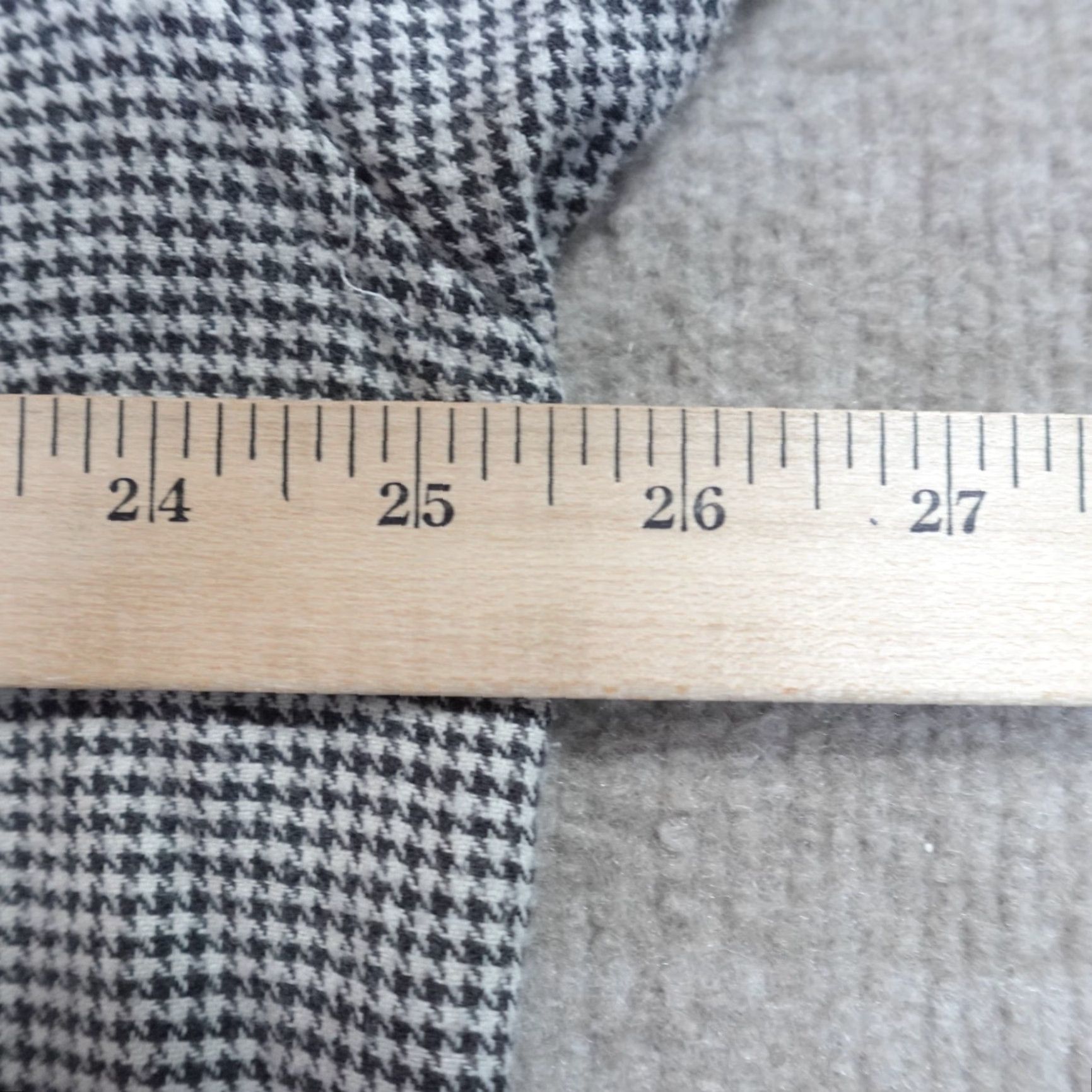 Banana Republic VINTAGE Banana Republic Board Shirt XL Gray Houndstooth Flannel Shirt Mens Board Shirt Gray XL Flannel Vintage Banana Republic Mens Shirt Size US XL / EU 56 / 4 - 7 Thumbnail
