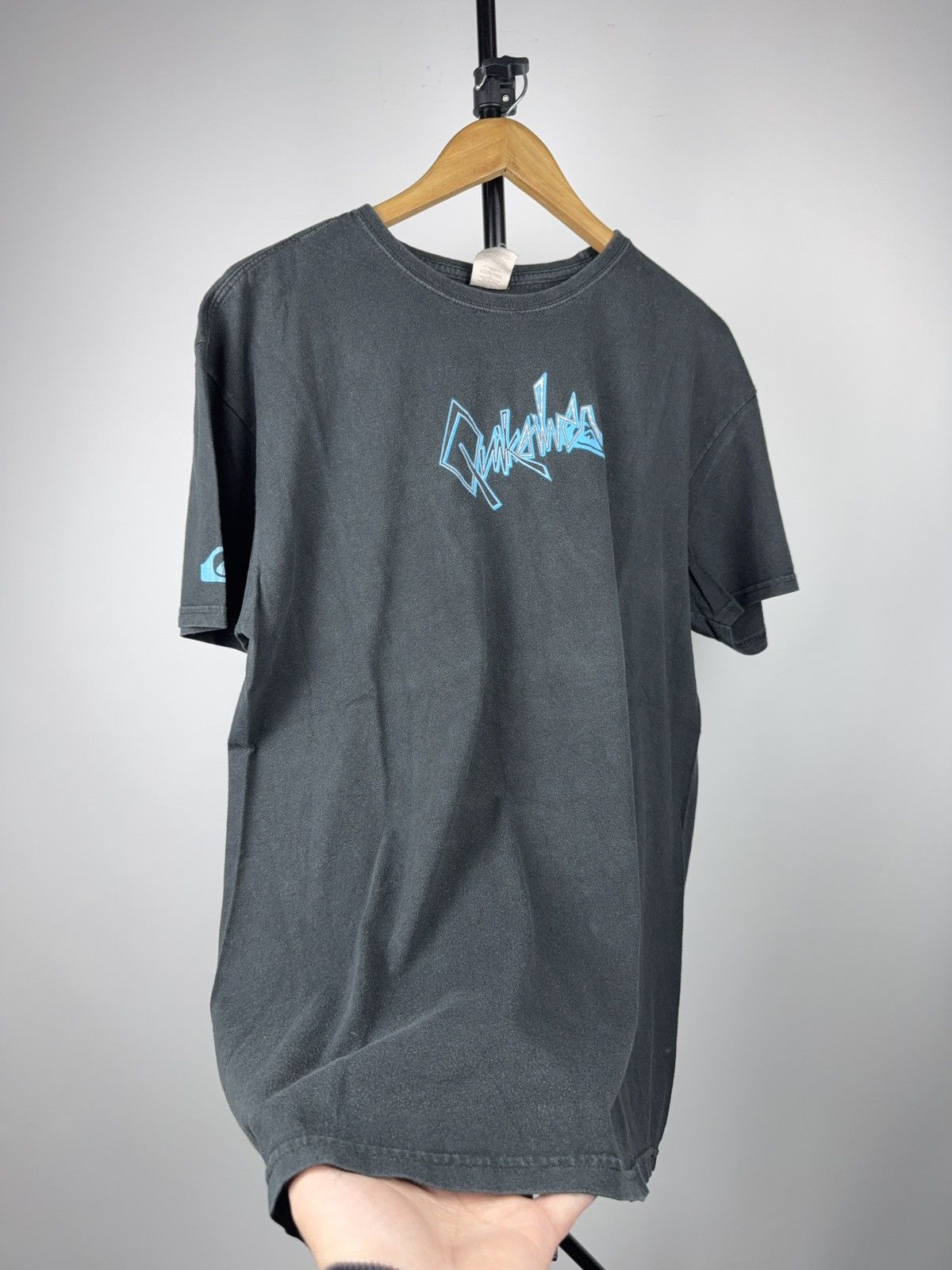 Quiksilver 00s Vintage Quiksilver Graphic Y2K Skate Surf T Shirt Size US L / EU 52-54 / 3 - 9 Thumbnail