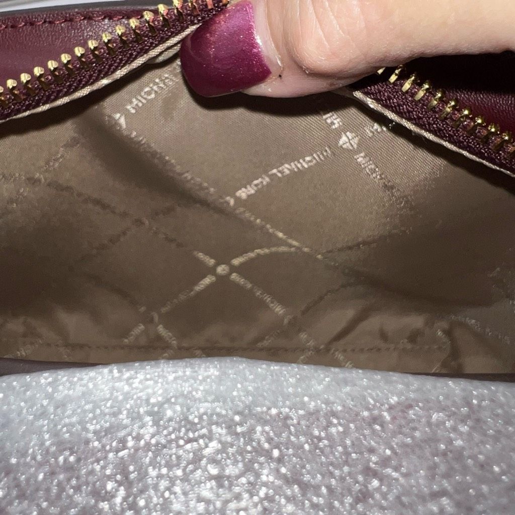 Michael Kors MICHAEL KORS JET SET SMALL ZIP CROSSBODY MK BAG 2 TONE OXBLOOD MERLOT PINK LOGO Size ONE SIZE - 12 Thumbnail
