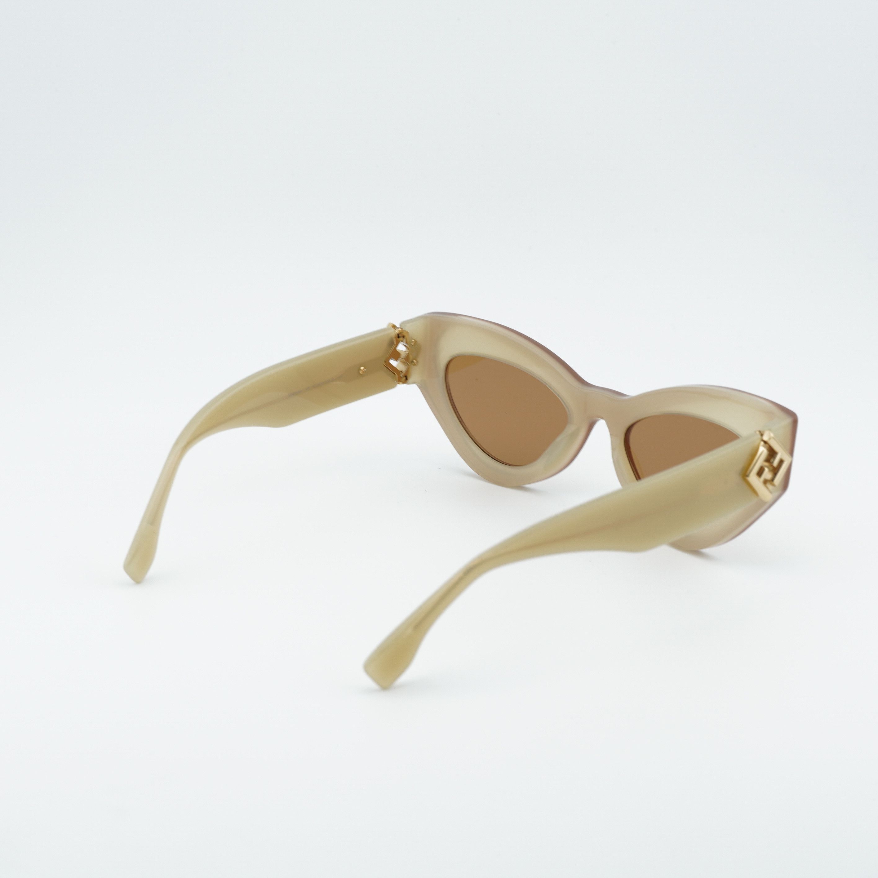 Fendi Fendi FE40146I 57E Sunglasses Beige Cat Eye Frame Size ONE SIZE - 7 Thumbnail