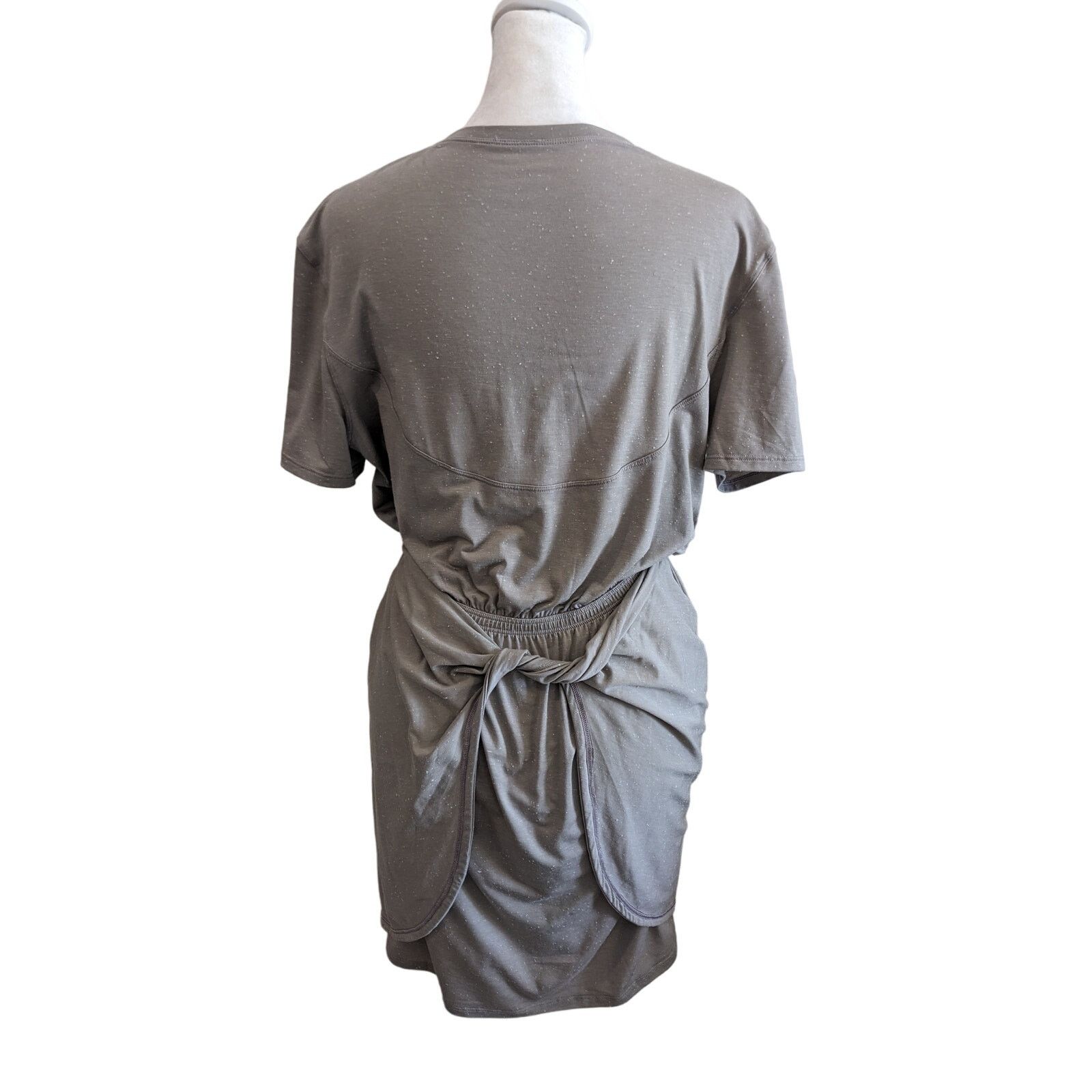 Lululemon Lululemon Unwind Your Mind Dark Chrome White Dress Size 6 Size M / US 6-8 / IT 42-44 - 5 Thumbnail
