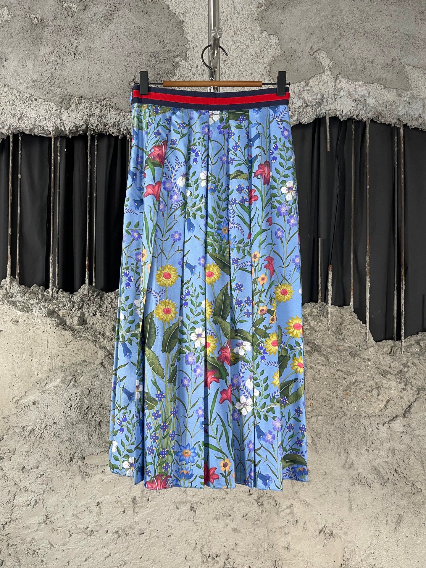 Gucci Gucci long dress size 38 99 new Size XS / US 0-2 / IT 36-38 - 2 Thumbnail