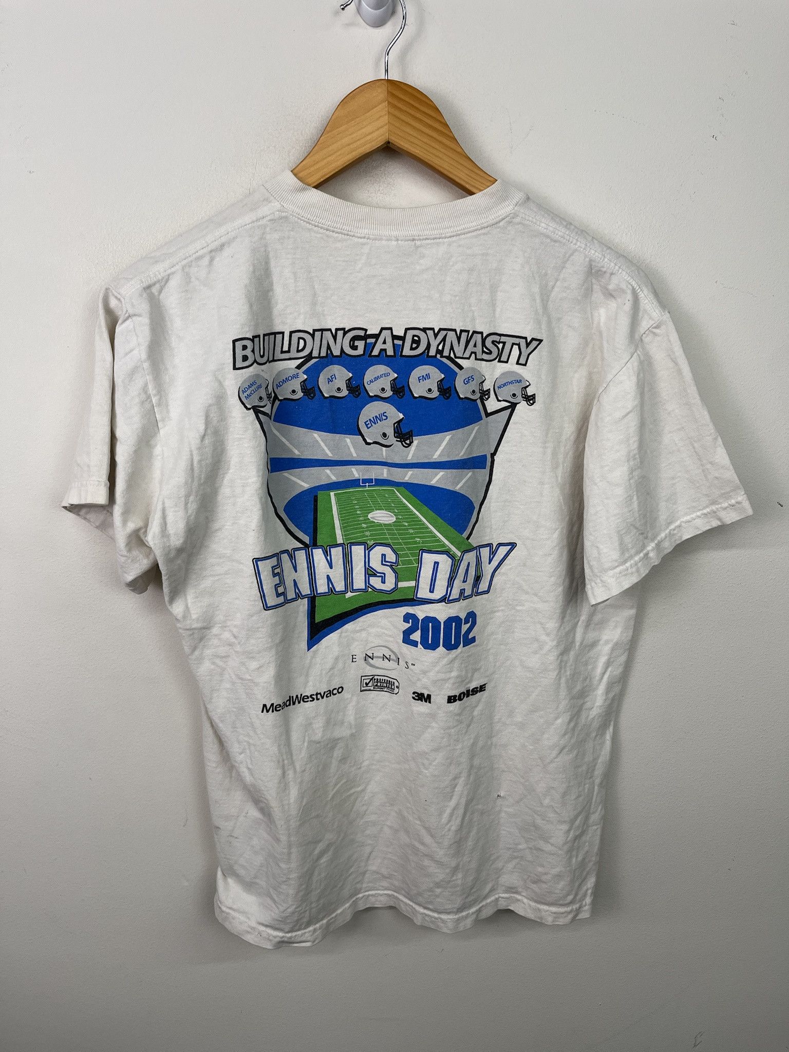 Vintage Vintage Y2K Building A Dynasty Ennis Day 2002 T Shirt Size M Size US M / EU 48-50 / 2 - 1 Thumbnail
