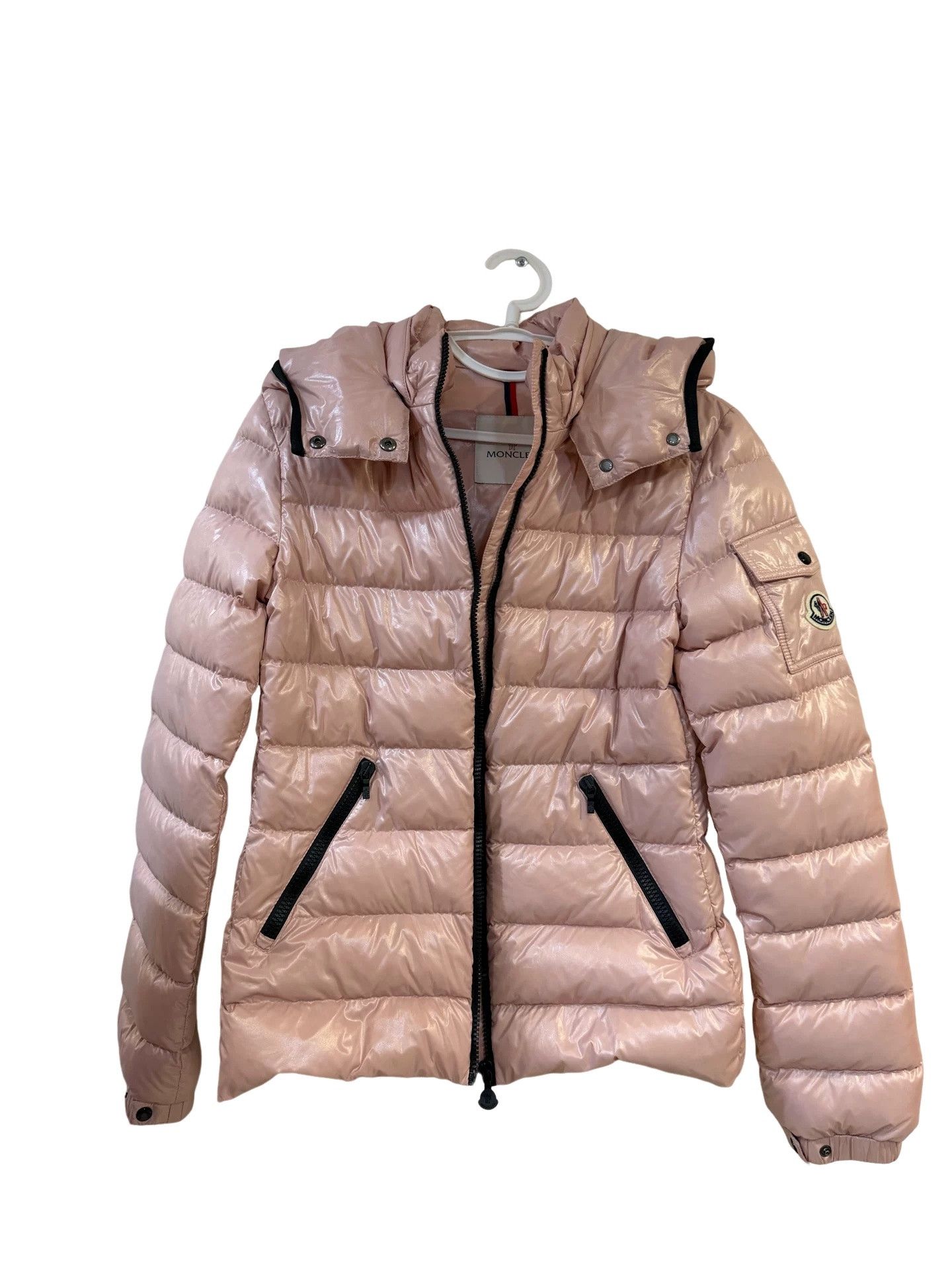 Moncler Moncler Pink Bady Glossy Hooded Down Jacket 14A Size XS / US 0-2 / IT 36-38 - 1 Thumbnail