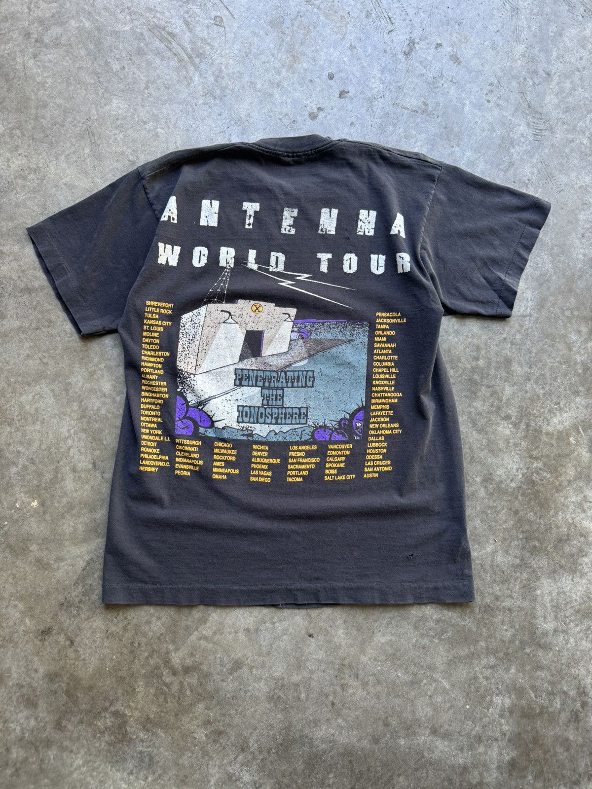 Band Tees × Vintage Vintage 1994 ZZ Top Antenna Graphic Faded Band Tee Size US L / EU 52-54 / 3 - 6 Thumbnail