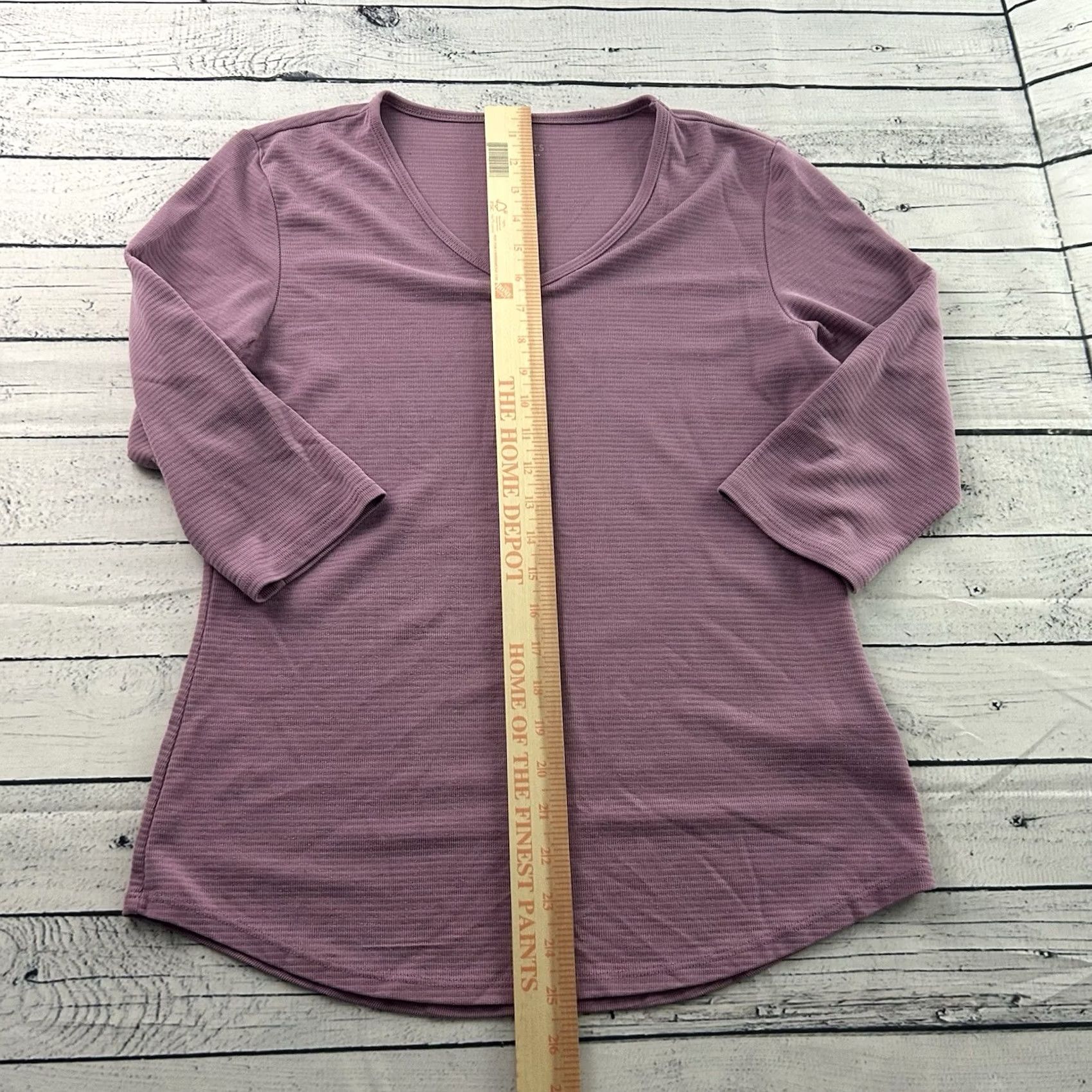 Vintage Segments 3/4 Sleeve V Neck Tencel Top Women's Small Lilac Shirt V-Neck T-Shirt Purple XS? Size S / US 4 / IT 40 - 3 Thumbnail