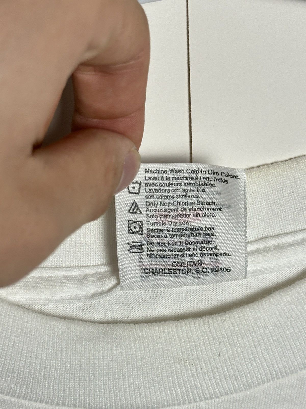 Vintage Vintage Jenny Holzer ‘Money Creates Taste’ Tee-Shirt XL Size US XL / EU 56 / 4 - 7 Thumbnail
