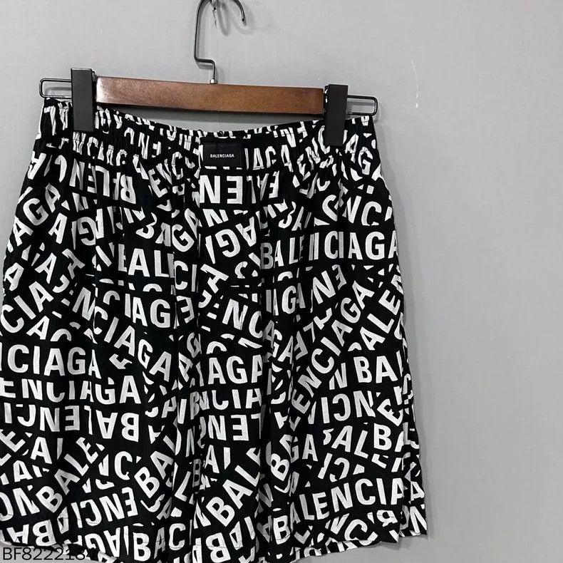 Balenciaga Balenciaga Bullet screen full of logo shorts Size US 32 / EU 48 - 1 Thumbnail