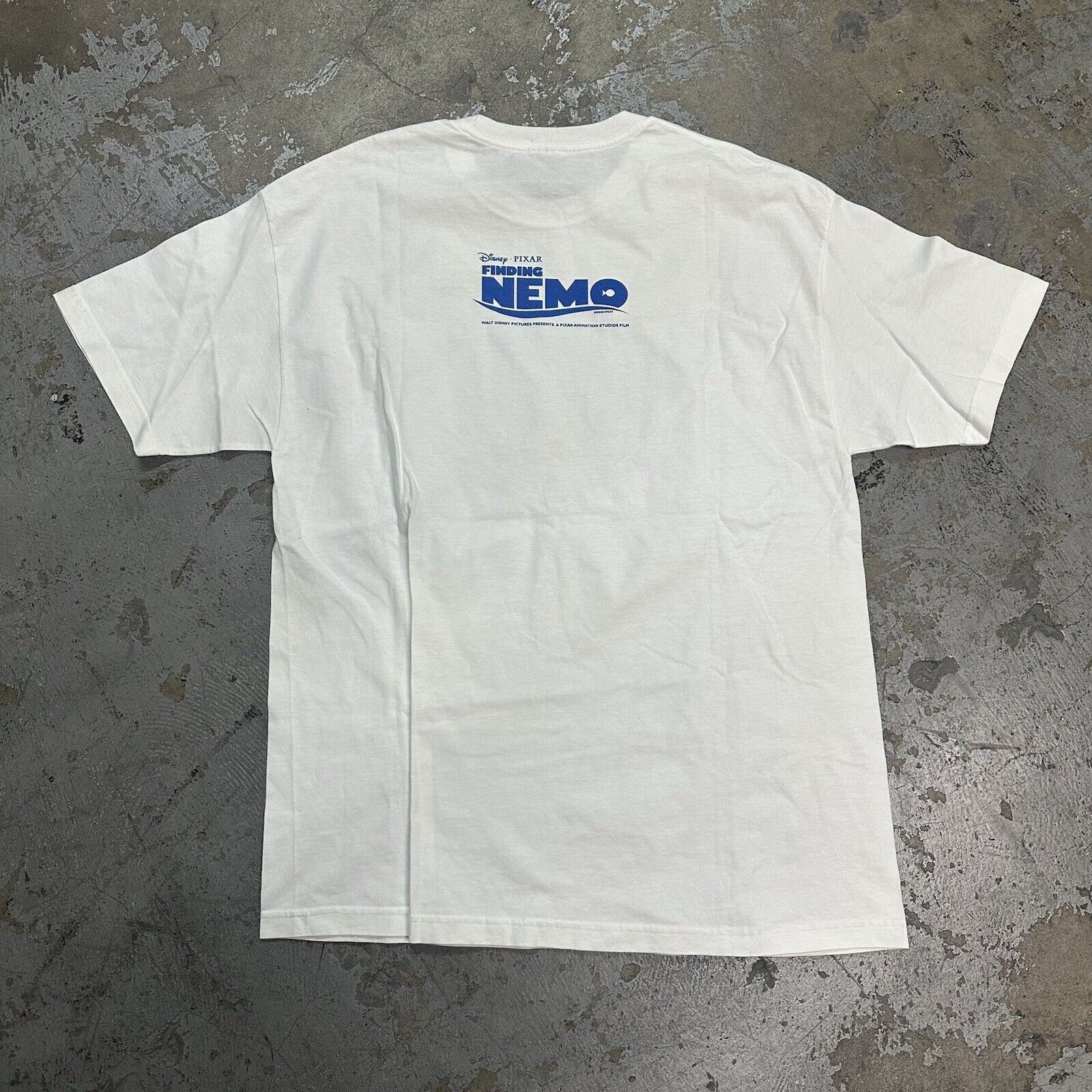 Disney × Vintage Vintage 2003 Disney Finding Nemo Movie Promo T-Shirt Size US XL / EU 56 / 4 - 4 Thumbnail