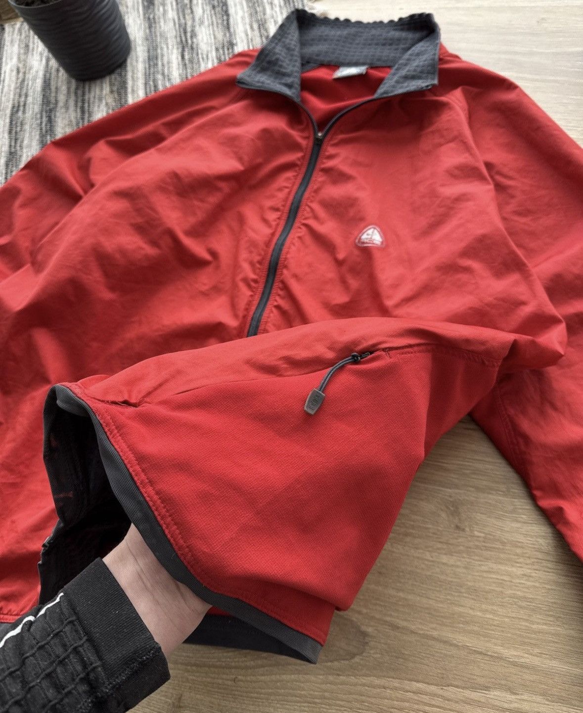 Nike ACG × Vintage Vintage Nike ACG 90 light nylon red jacket Size US M / EU 48-50 / 2 - 5 Thumbnail