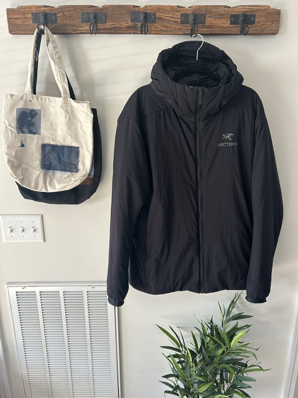 Arc'Teryx Arc'teryx Atom AR Hoody | Grailed