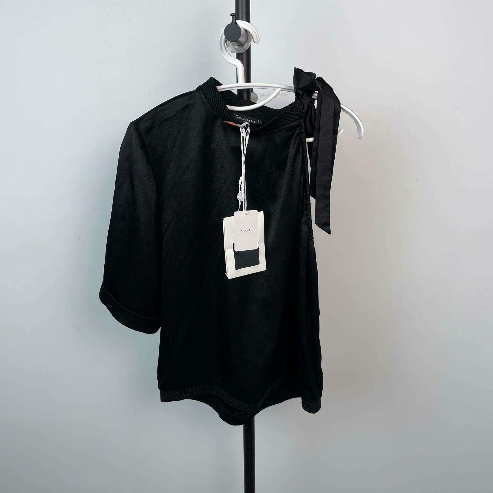 Chanel Chanel Silk Black T-Shirt S Women Size S / US 4 / IT 40 - 1 Thumbnail