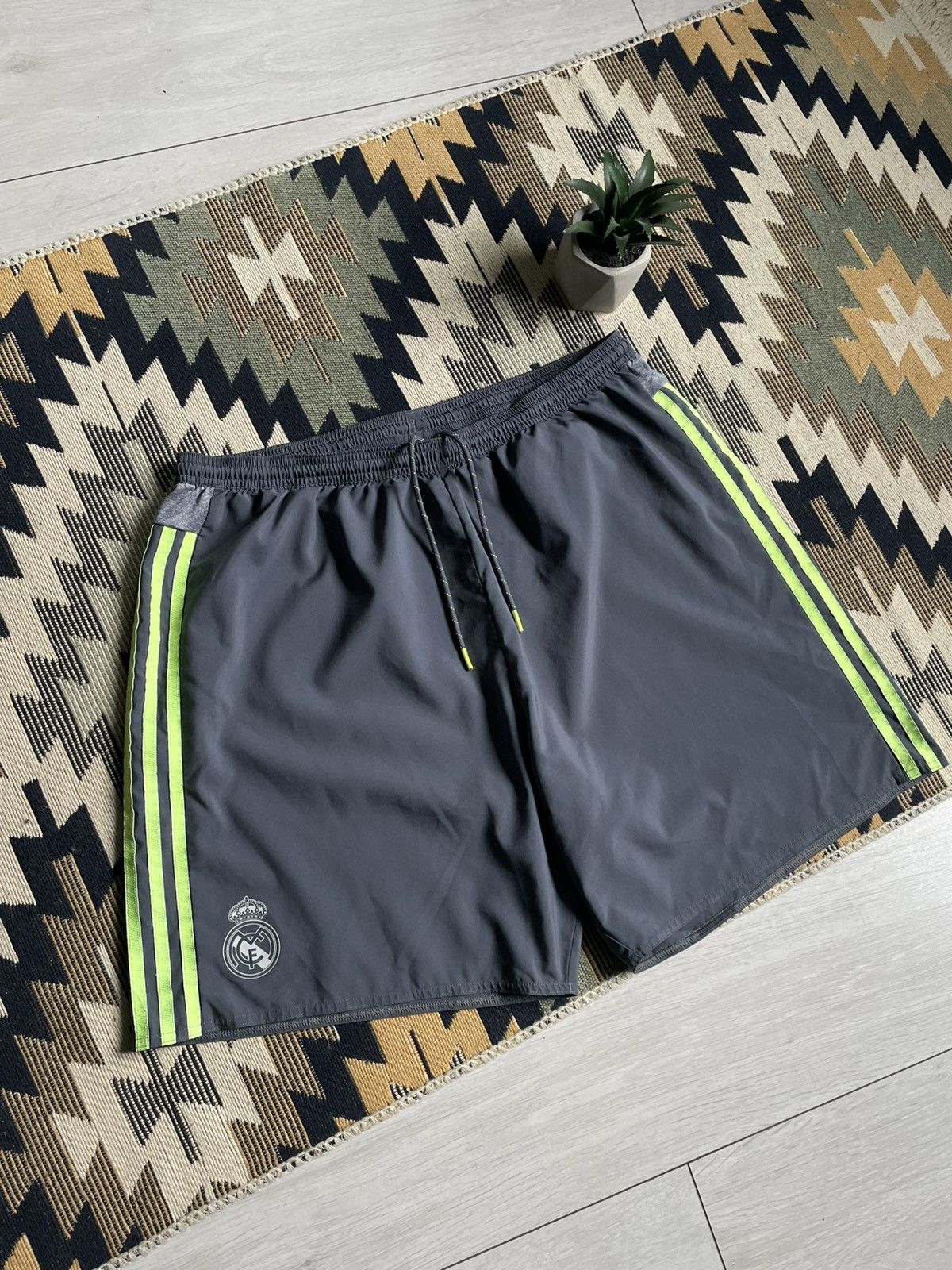 Adidas × Vintage Adidas Real Madrid 2015/16 Blockcore Shorts Size US 36 / EU 52 - 3 Thumbnail