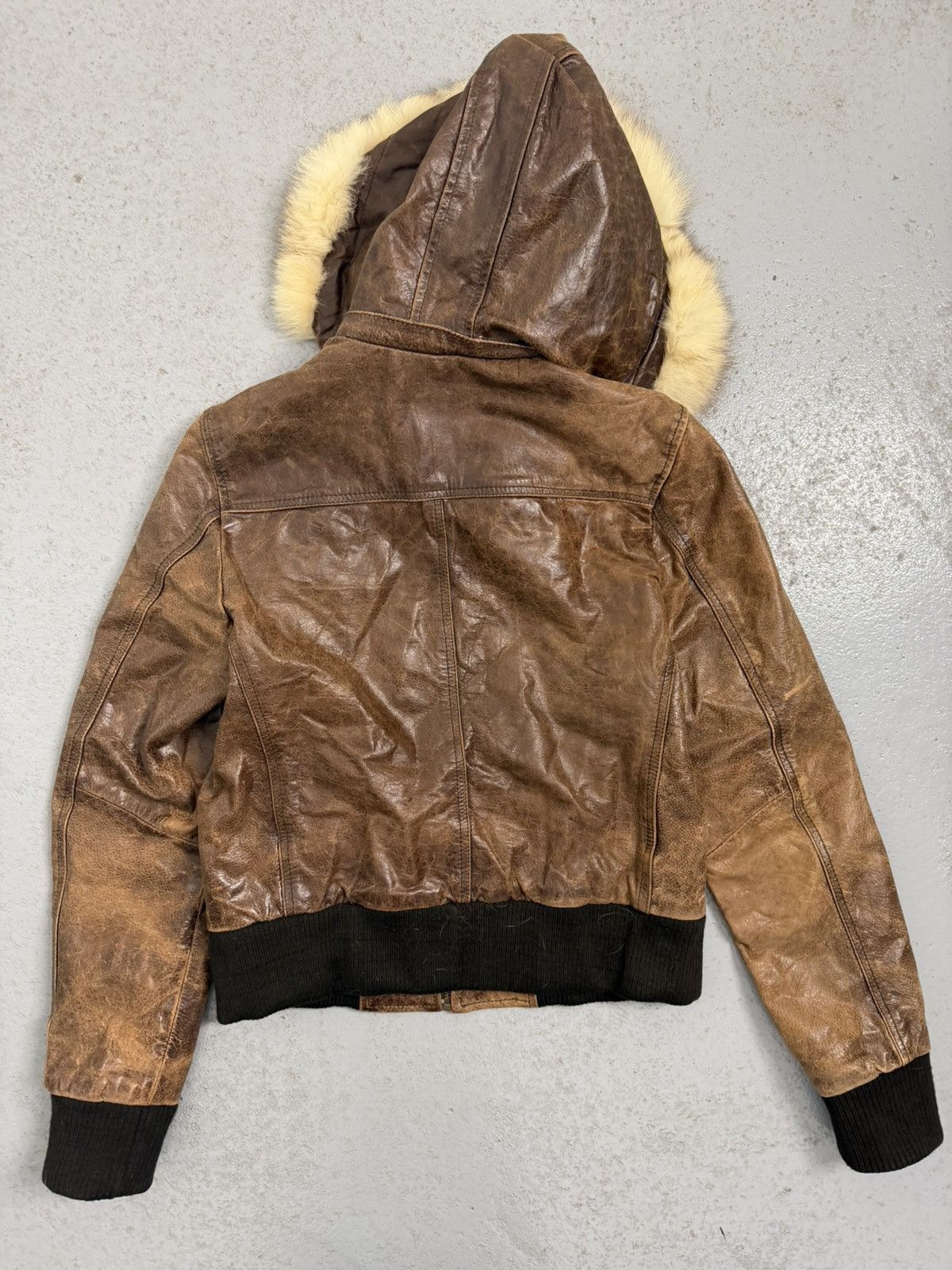 Leather Vintage Leather Fitted Fur Hooded Leather Jacket Size L / US 10 / IT 46 - 19 Thumbnail