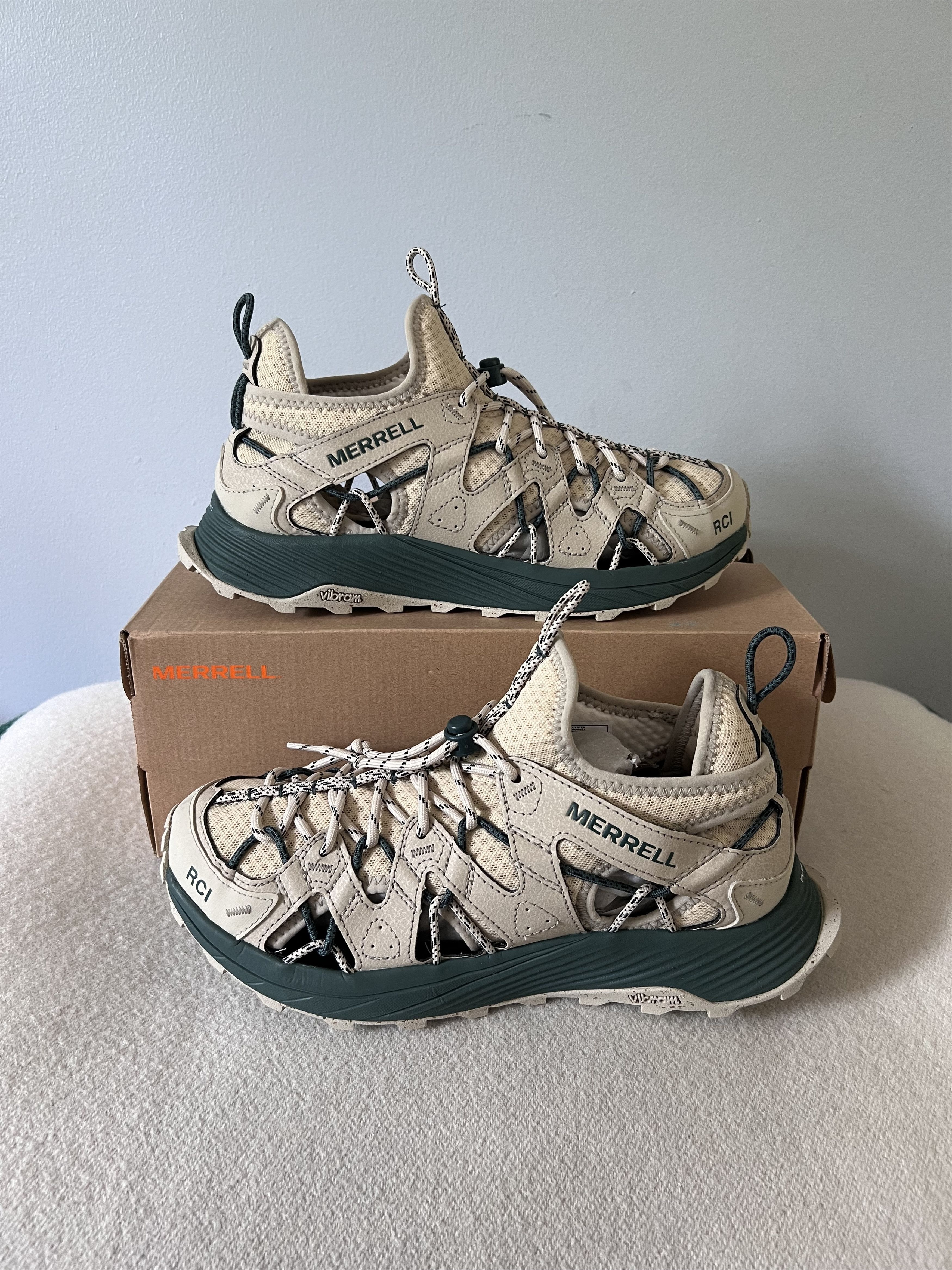 Merrell Reese Cooper Merrell Moab FLight SVE in Oyster White Size US 9 / EU 42 - 2 Thumbnail